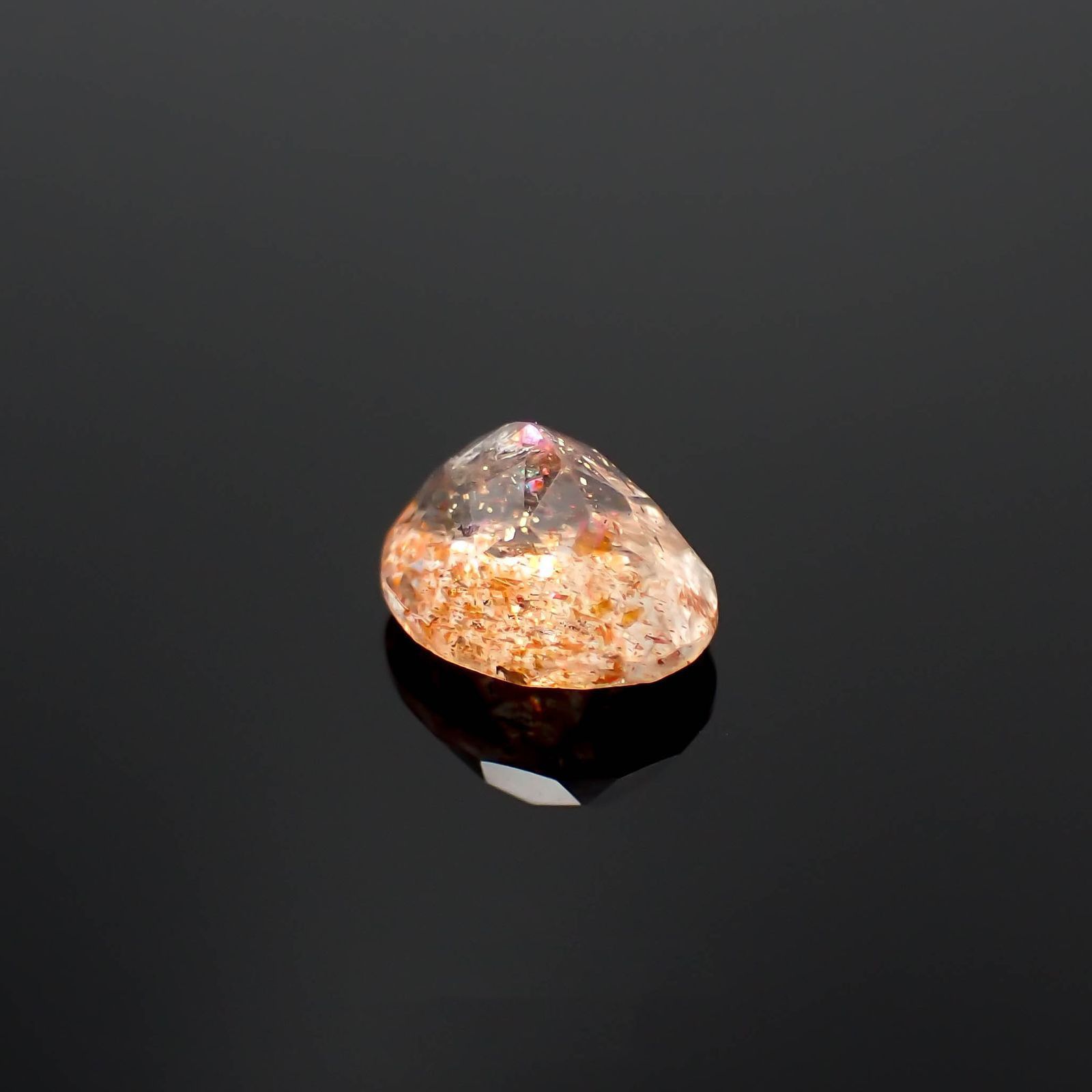 イリュージョンサンストーン タンザニア産 1.85ct / 9x7.2mm前後 [230120118]