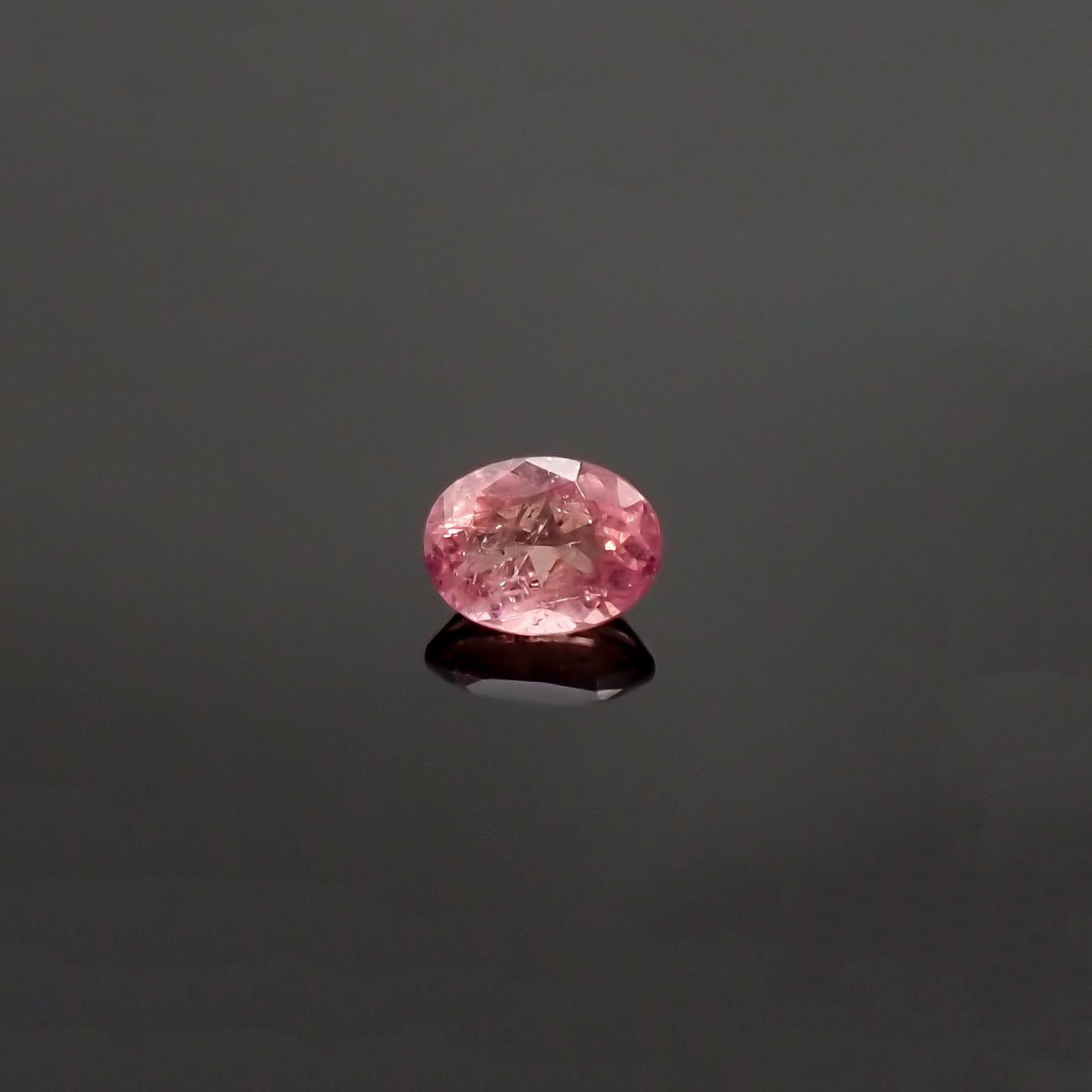 ペツォッタイト(ラズベリル)(宝石名ペツォッタイト) マダガスカル産 0.176ct ソ付(彩珠)[210711803]4×3mm前後