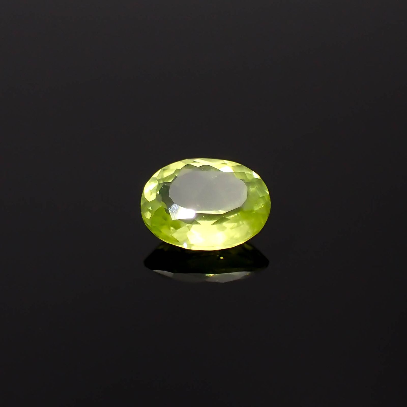 グリーンエンスタタイト(宝石名グリーン・エンスタタイト)カメルーン産 0.68ct 識別済[240125623]6.5x5.2mm前後