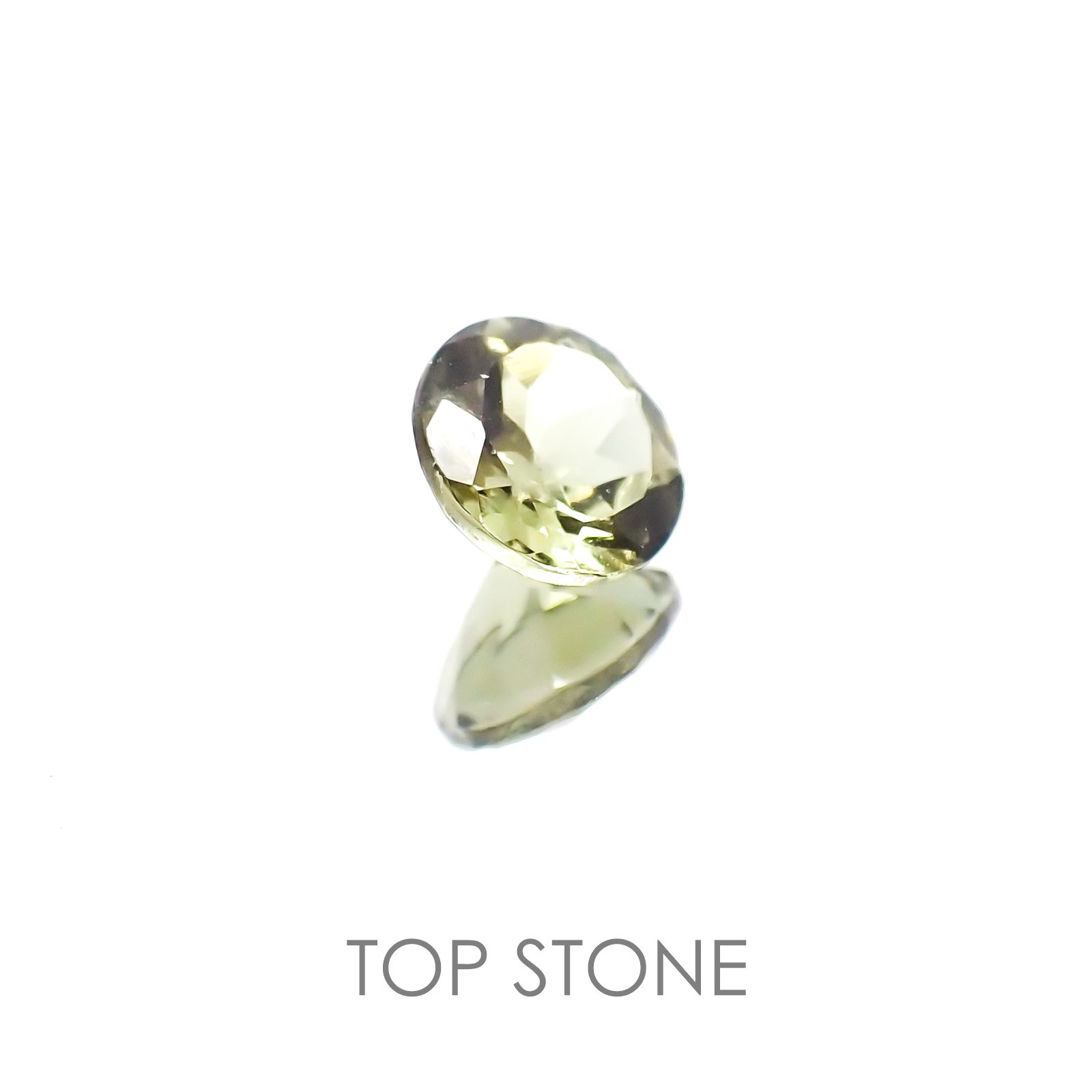 カラーチェンジ マラヤガーネット タンザニア産 ルース 0.61ct[20117764]5.2×5.2mm前後