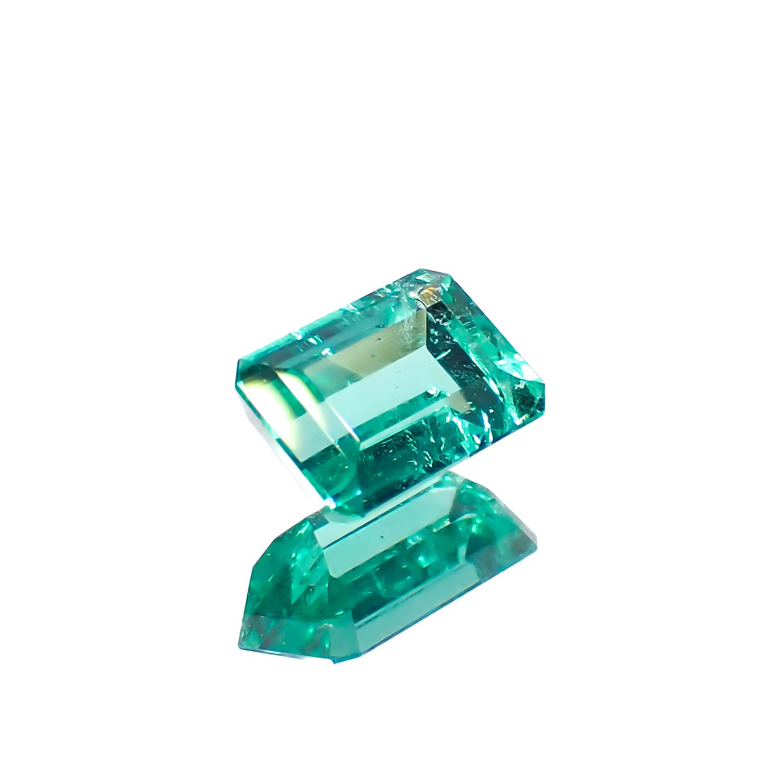 ノンオイルエメラルド(宝石名エメラルド)コロンビア産 0.69ct GIA鑑付[230823282]6.47x4.43mm前後
