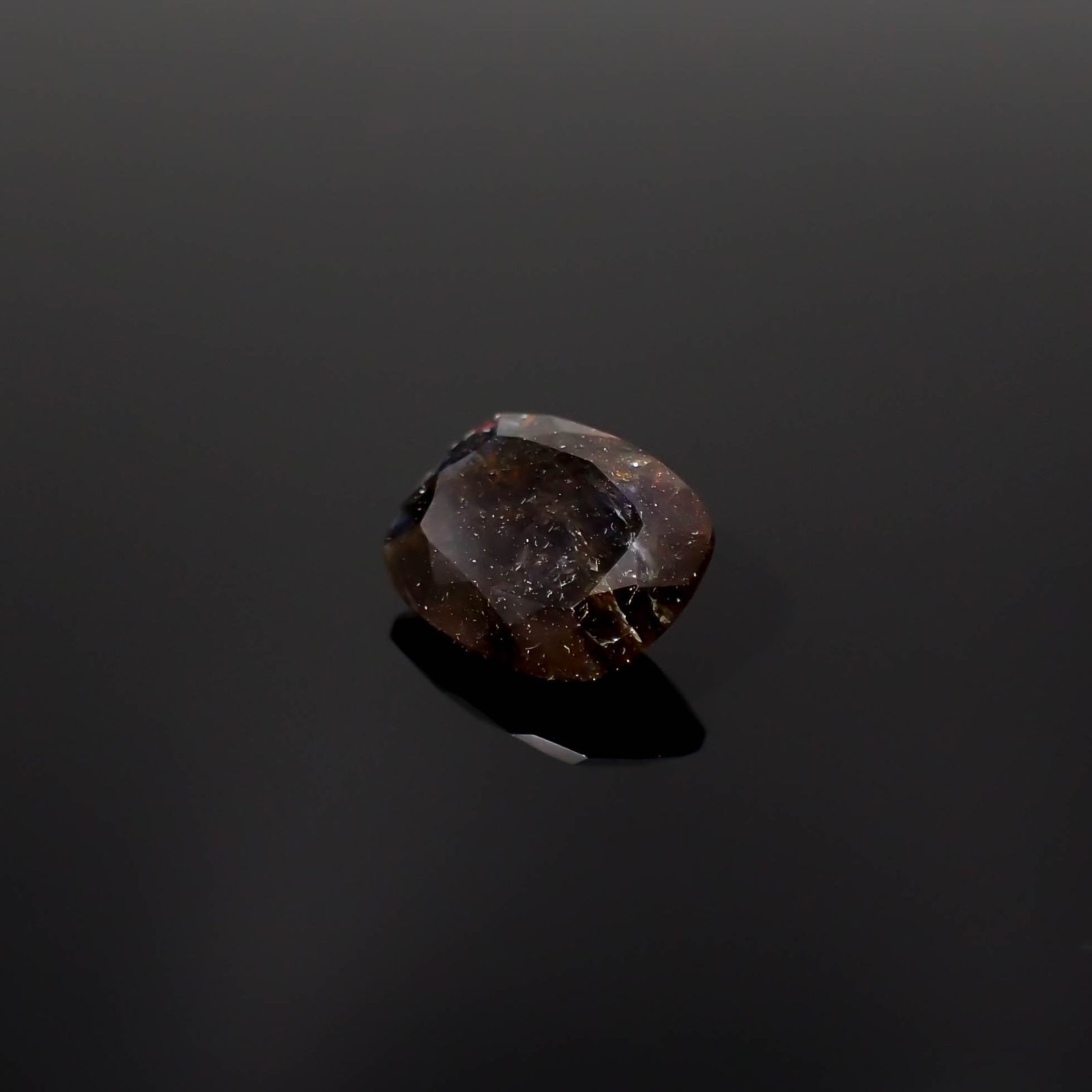 ブラッドショットアイオライト インド産 2.33ct[230321206]10.6x8.2mm前後