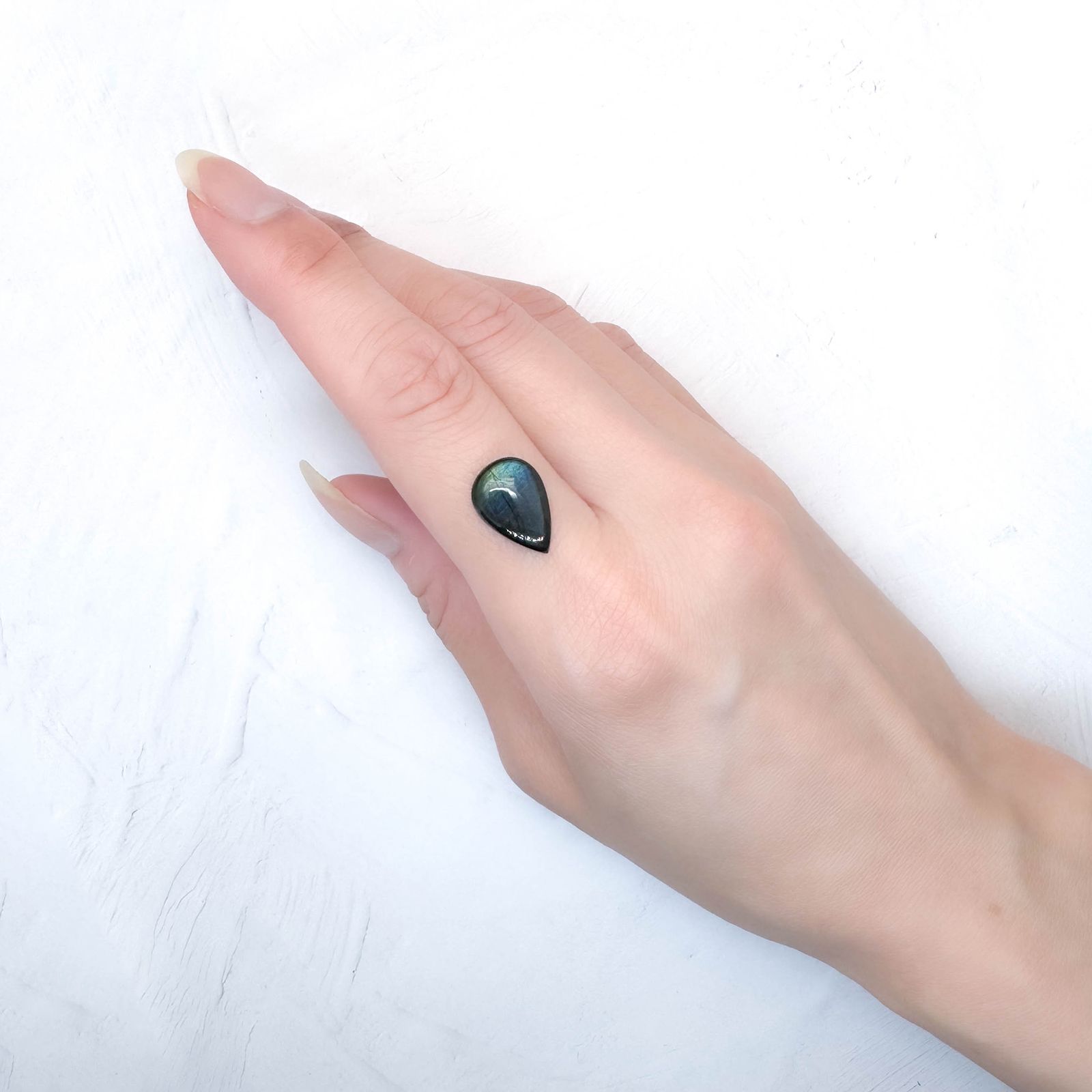 スペクトロライト フィンランド・ユレマ産 3.62ct / 14.1x9.6mm前後 [251031265]