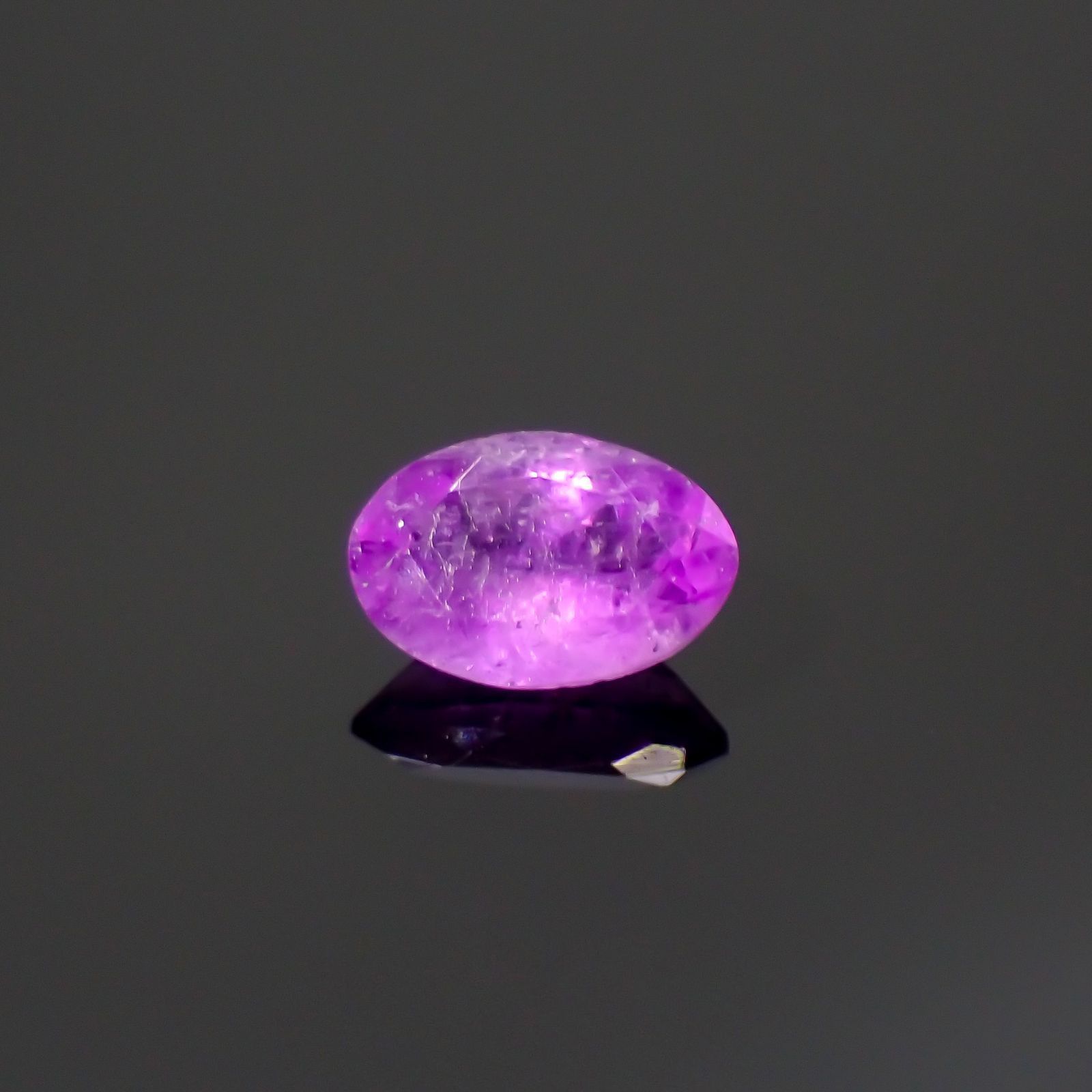 ハックマナイト(宝石名ハックマナイト)アフガニスタン産 識別済 0.35ct / 6x4mm前後 [260115389]