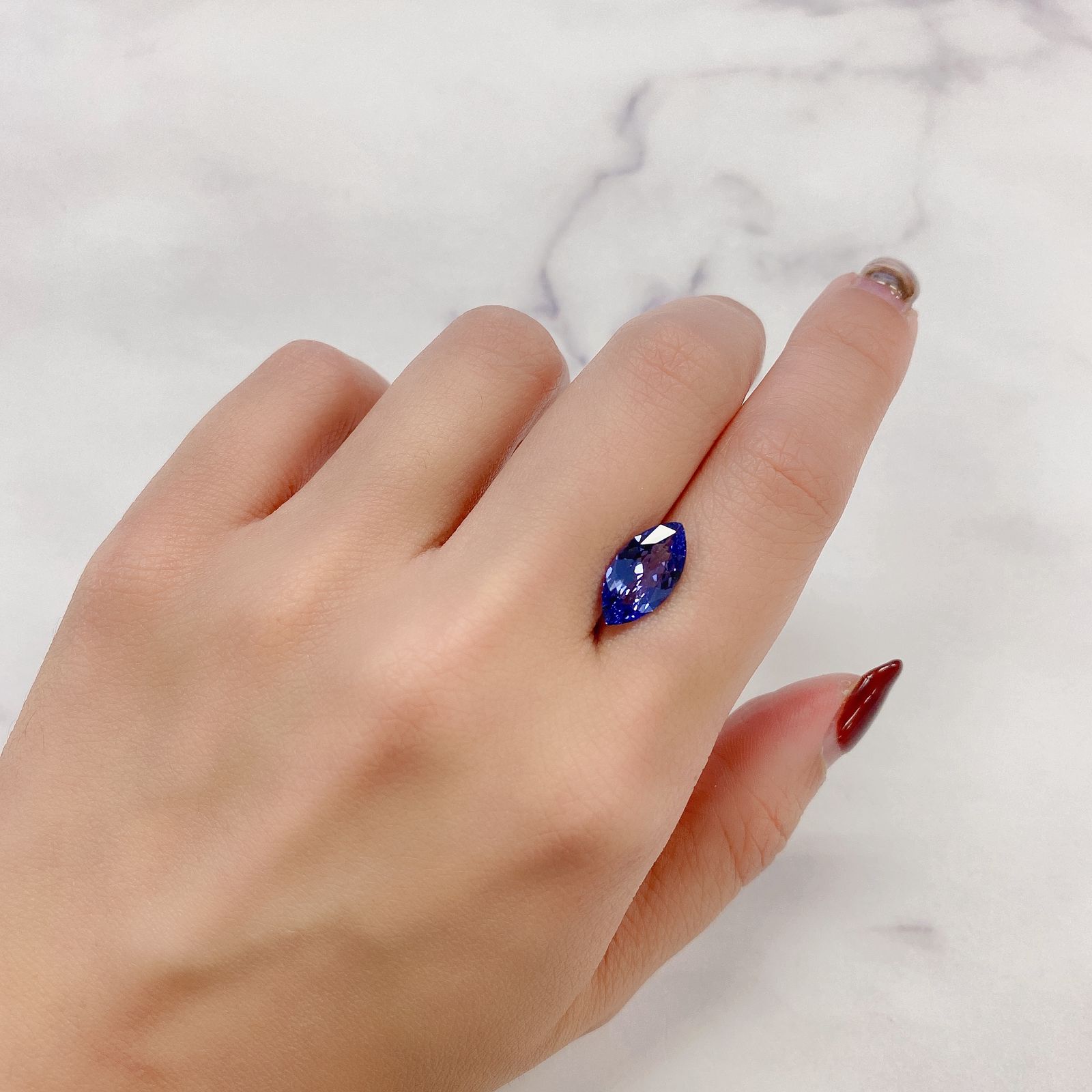 タンザナイト(宝石名タンザナイト) タンザニア産 2.483ct ソ付(彩珠)[210310313]13.1×7mm前後