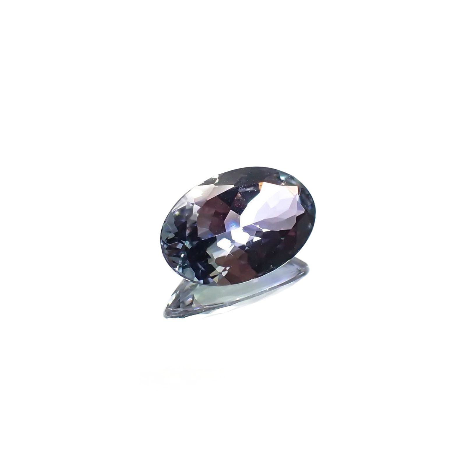 バイカラータンザナイト(宝石名タンザナイト) タンザニア産 ソ付(彩珠) 1.675ct / 10.3x6.6mm前後 [210711830]