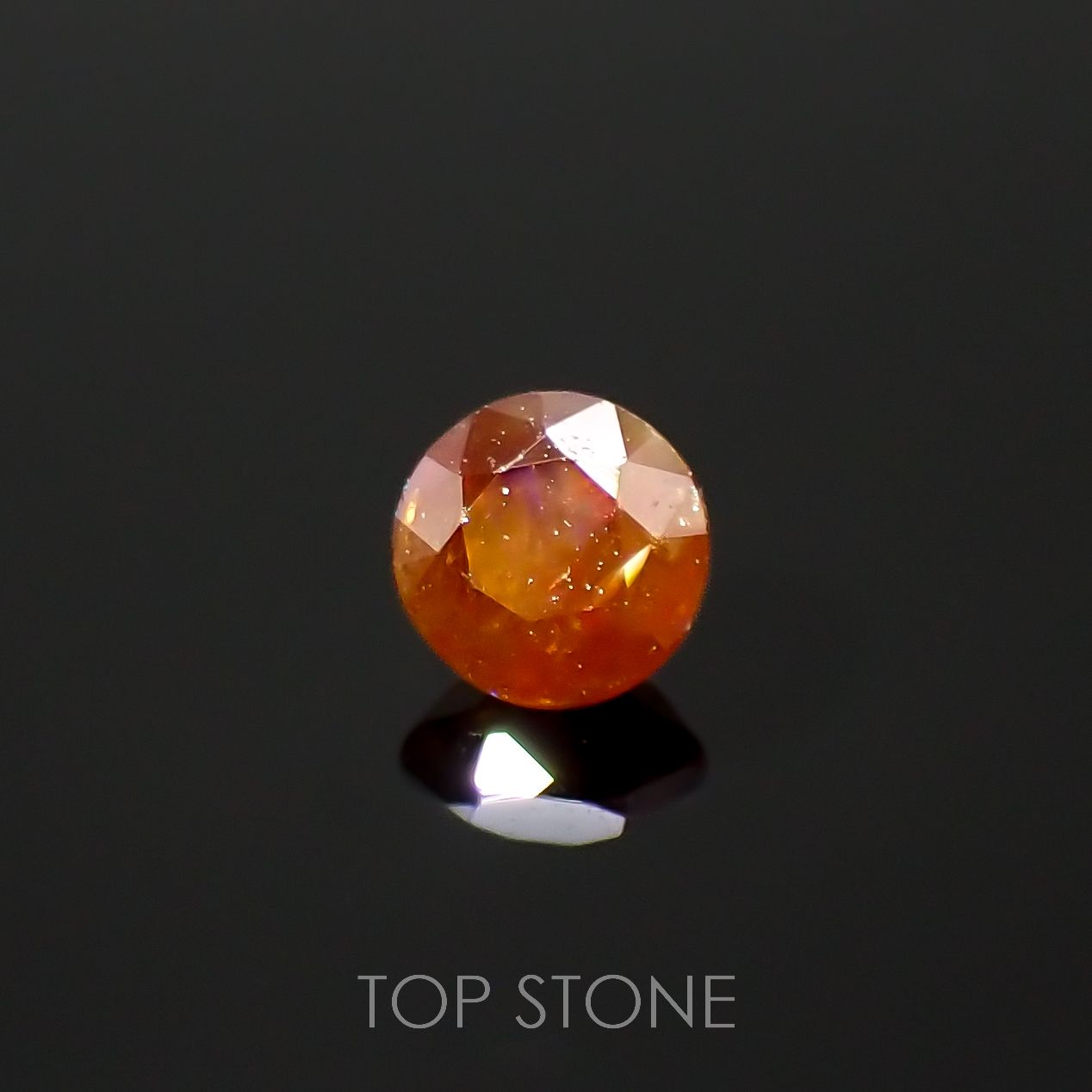 レインボーガーネット 日本・奈良県天川村産 0.23ct[220616303]3.5x3.4mm前後