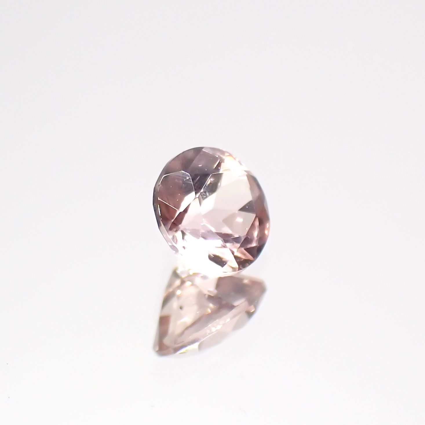 インペリアルトパーズ ブラジル産 0.19ct[230923512]3.5x3.4mm前後
