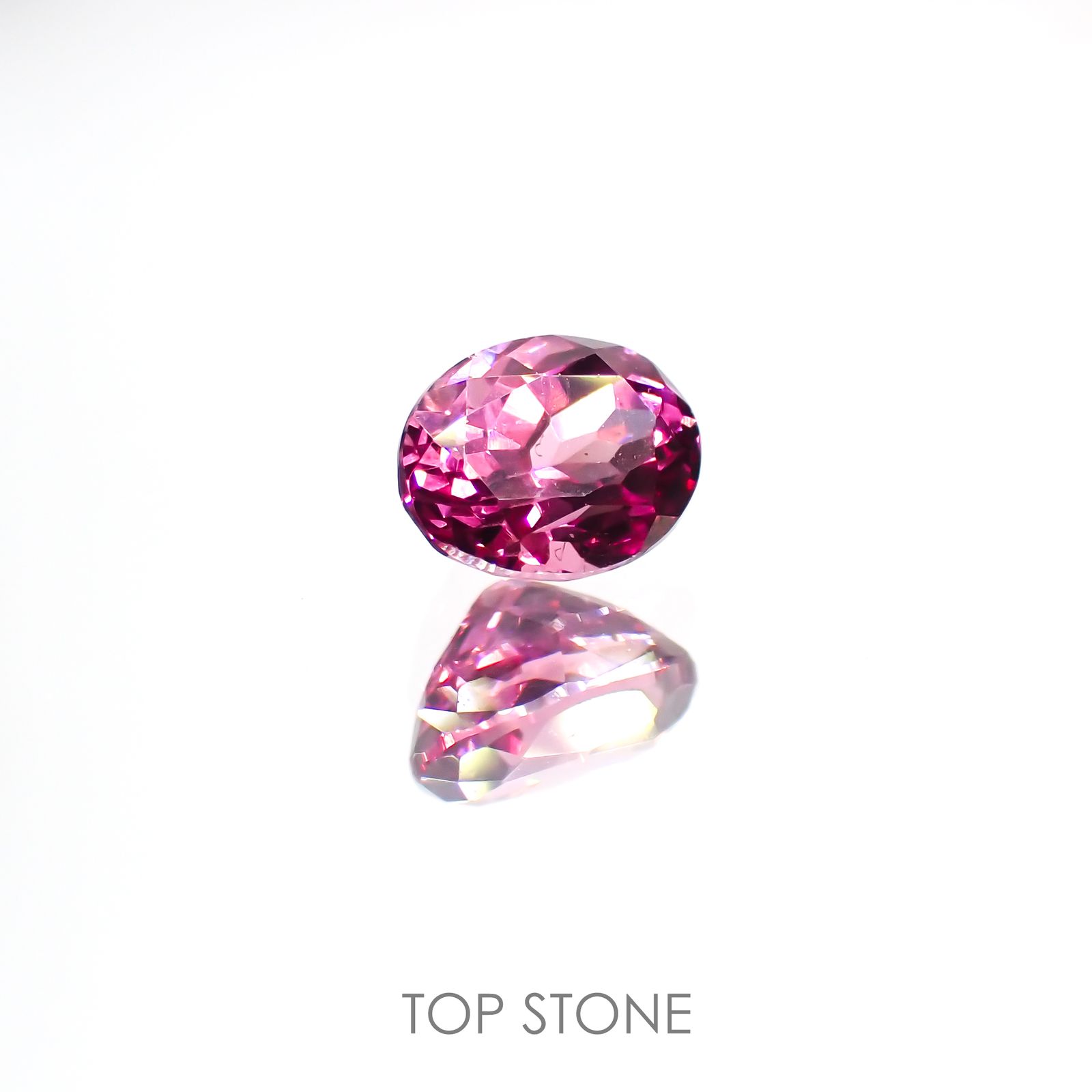 マラヤガーネット(宝石名ガーネット)タンザニア産 0.81ct 識別済[220113837]5.9x4.5mm前後