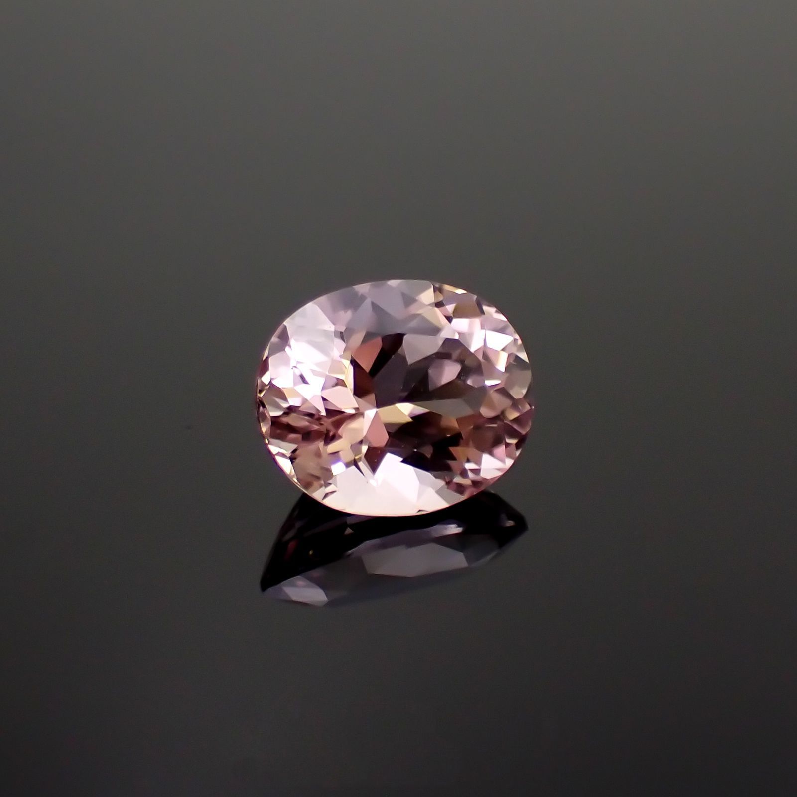 モルガナイト(宝石名モルガナイト)ナイジェリア産 2.500ct ソ付(彩珠)[221018877]9.8x8.1mm前後
