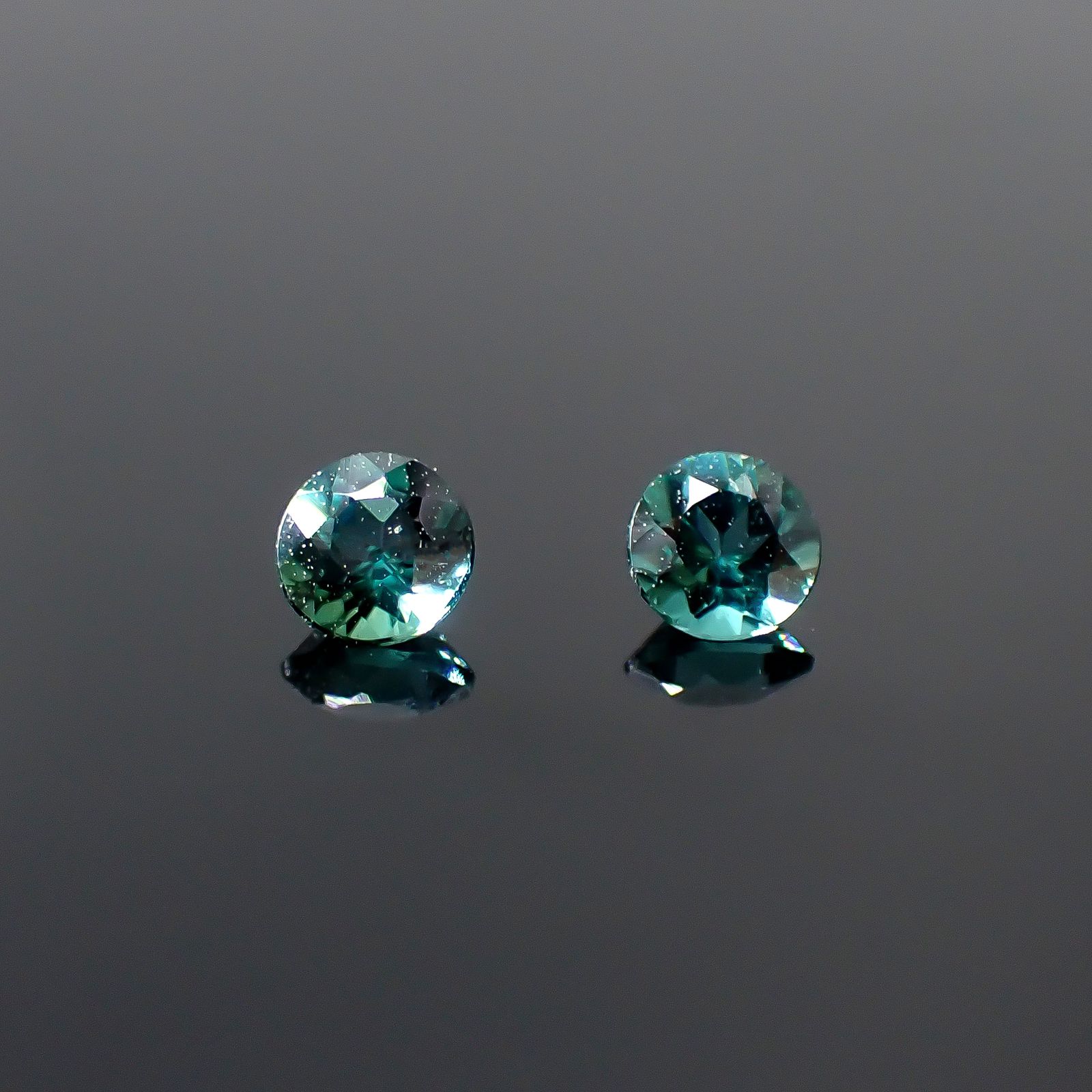 ◇ペアセット◇ブルーグリーントルマリン ブラジル産 0.34ct(2pcs合計) / 3.5x3.5mm前後 [251031162]