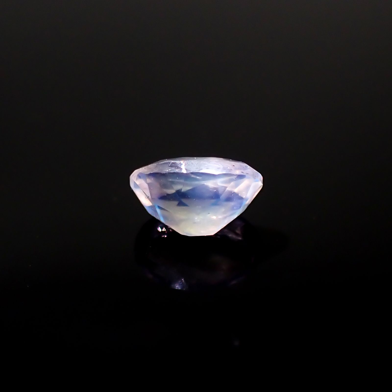 レインボームーンストーン インド・タミルナードゥ産 0.49ct[231224465]6.1x4.1mm前後
