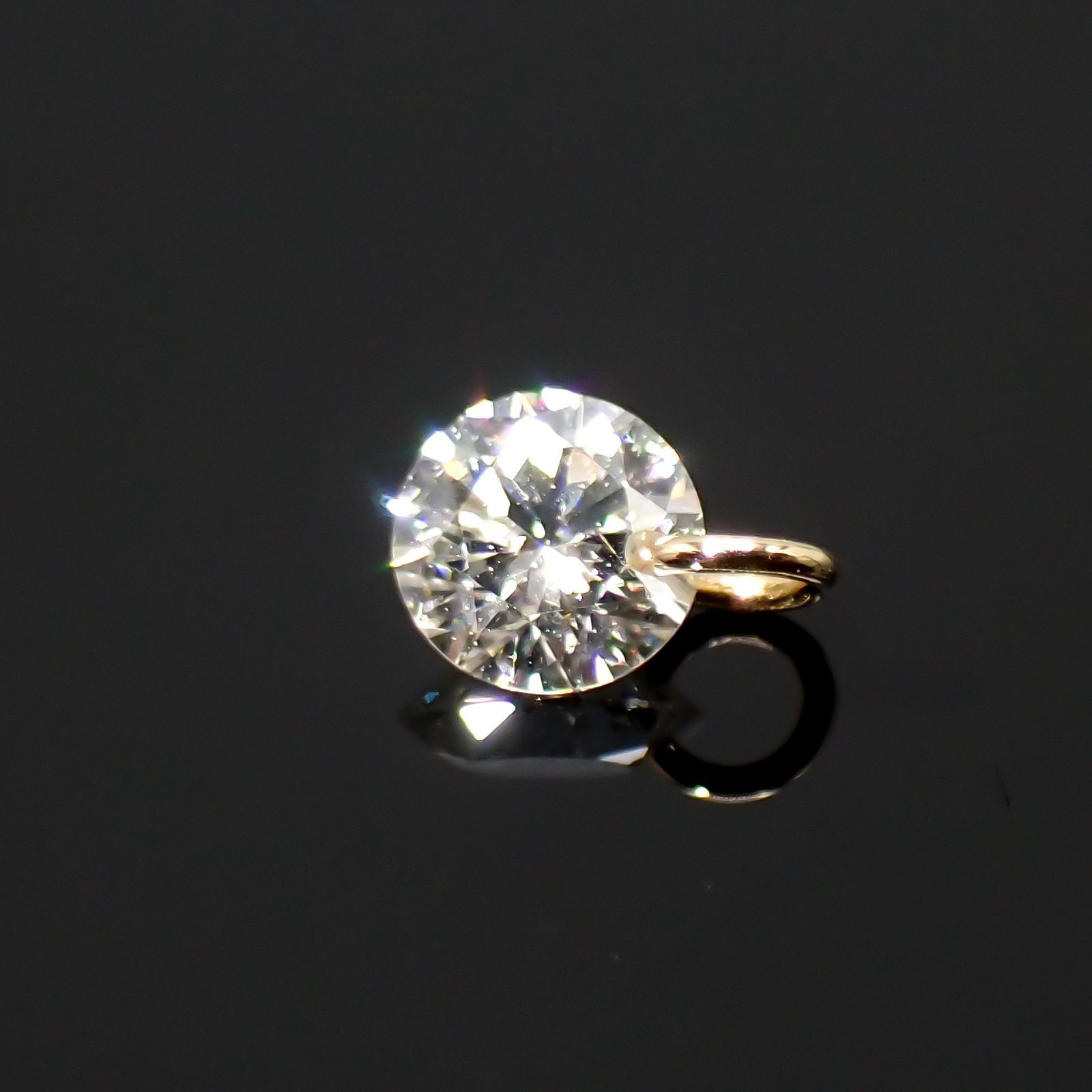 ◇La terre(ラ・テール)◇K18ダイヤモンドチャーム TTLC/SI(宝石名ダイアモンド) 0.096ct 識別済[220515750]2.6x2.6mm前後
