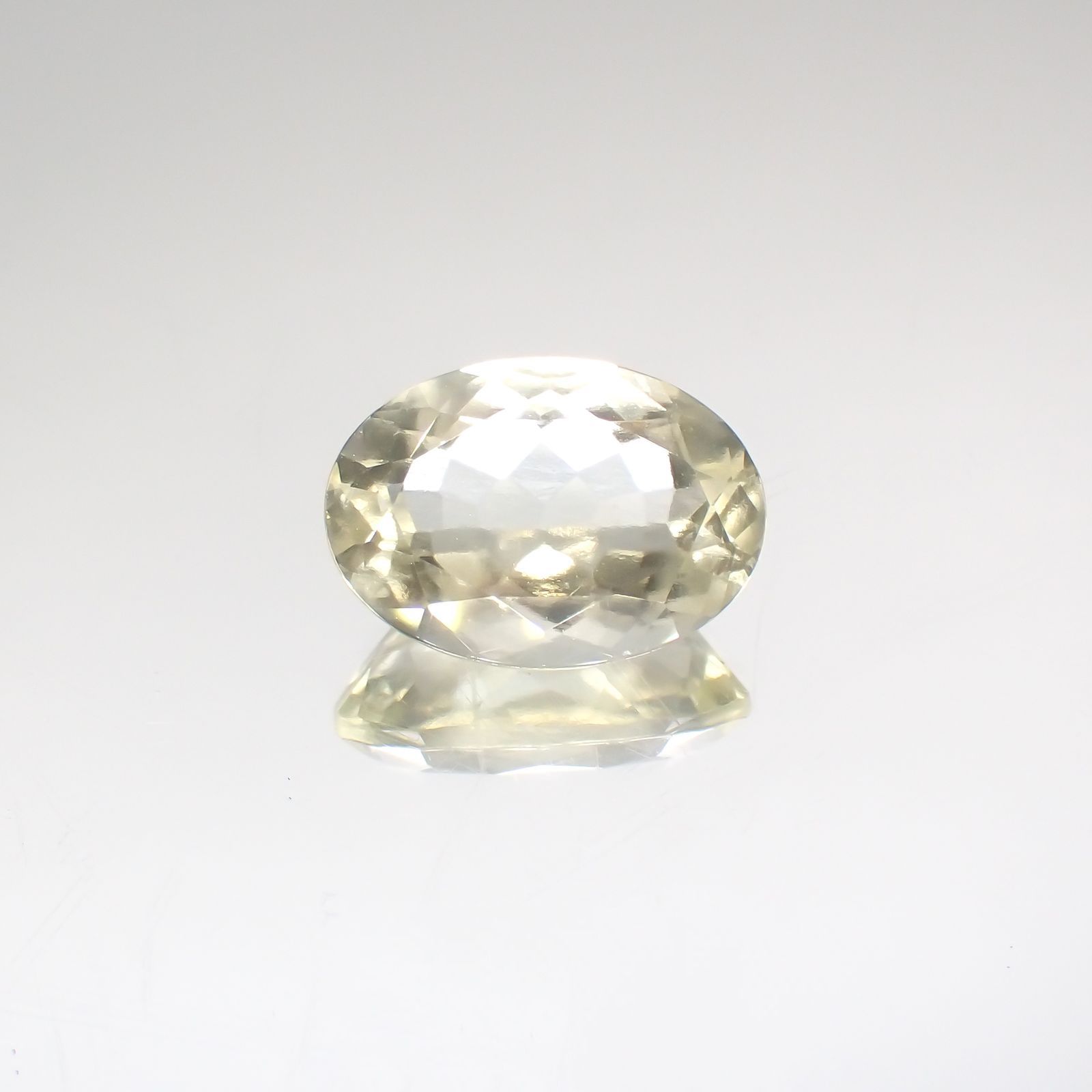 リビアングラス(宝石名インパクトガラス(衝撃溶融ガラス))発見地：エジプト・リビア砂漠 4.69ct 識別済[211213798]14.1x10mm前後