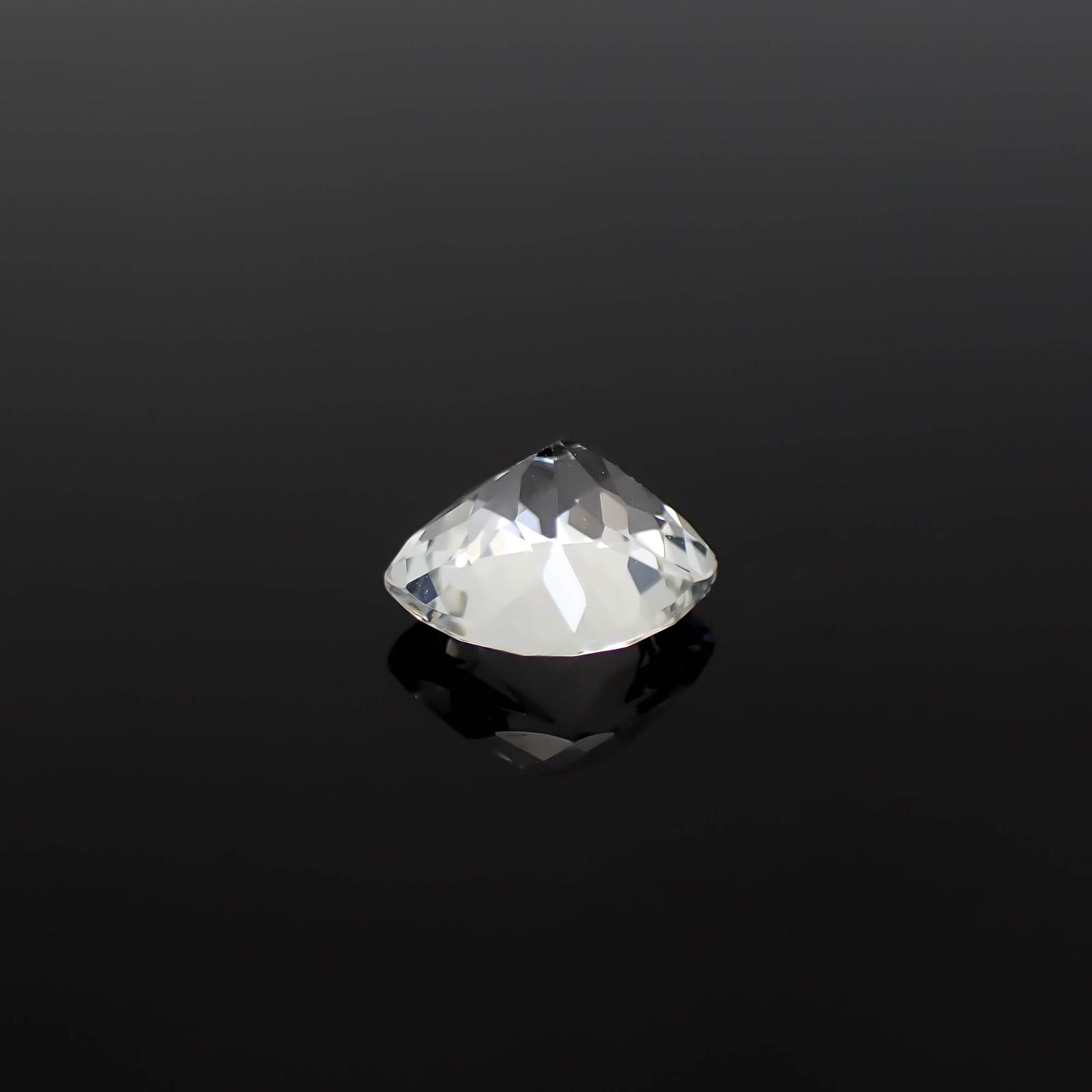 オーソクレース(宝石名ホワイト・オーソクレース)パキスタン産 1.24ct 識別済[250530444]6.9x6.8mm前後