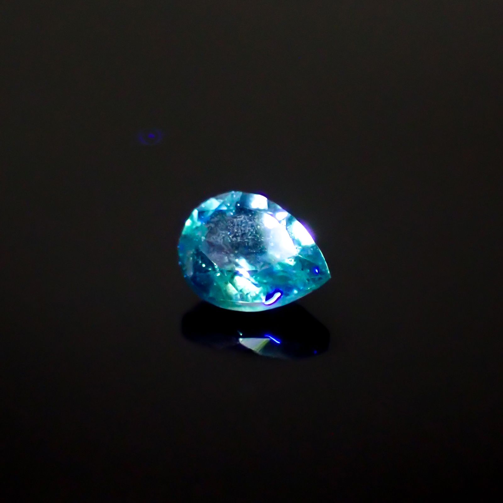 ブルーグリーンコーネルピン(宝石名ブルーグリーン・コーネルピン)タンザニア産 0.15ct 識別済[240527677]3.8x2.8mm前後