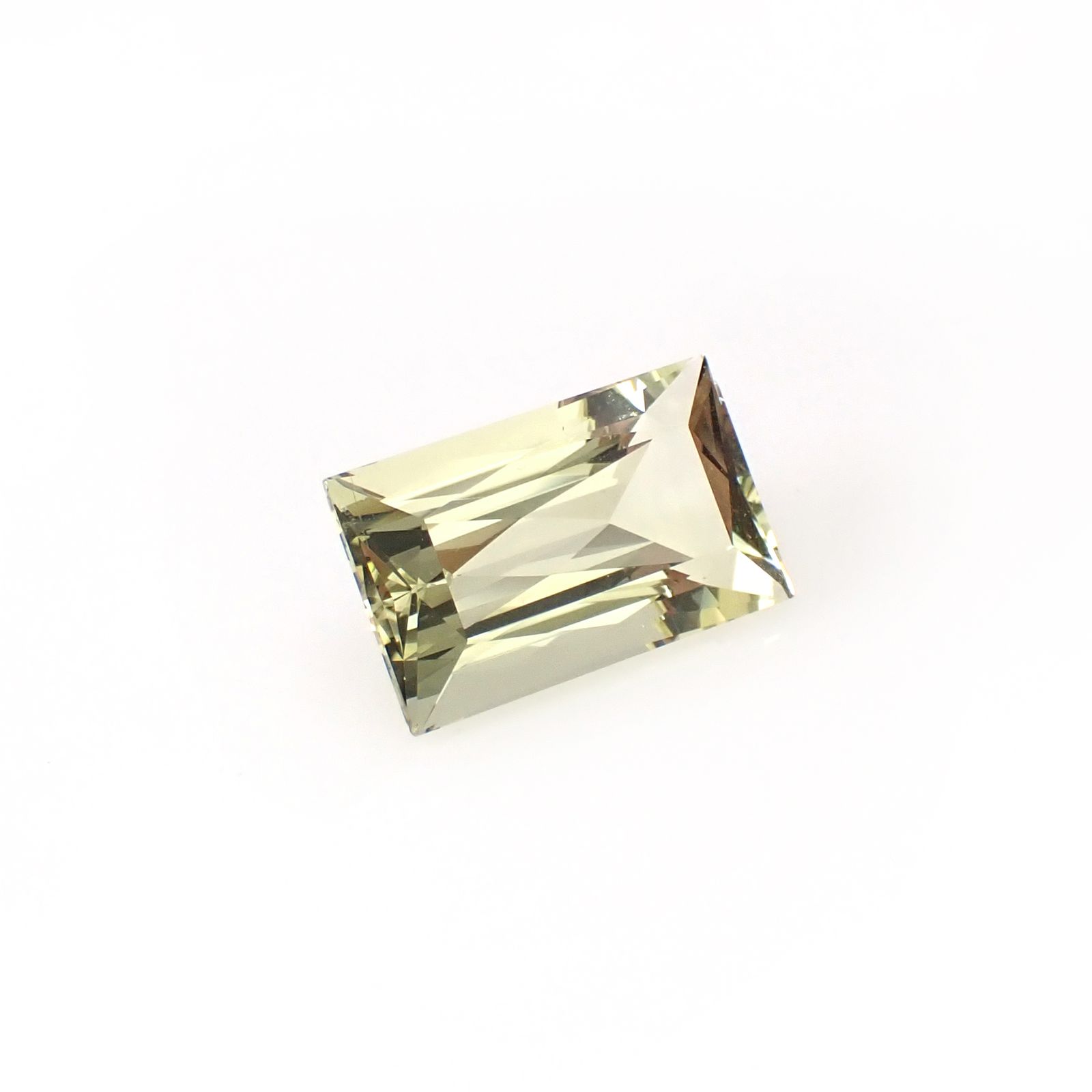 サニディン(宝石名サニディン)マダガスカル産 6.904ct ソ付(日独)[241229668]15.28x9.24mm前後