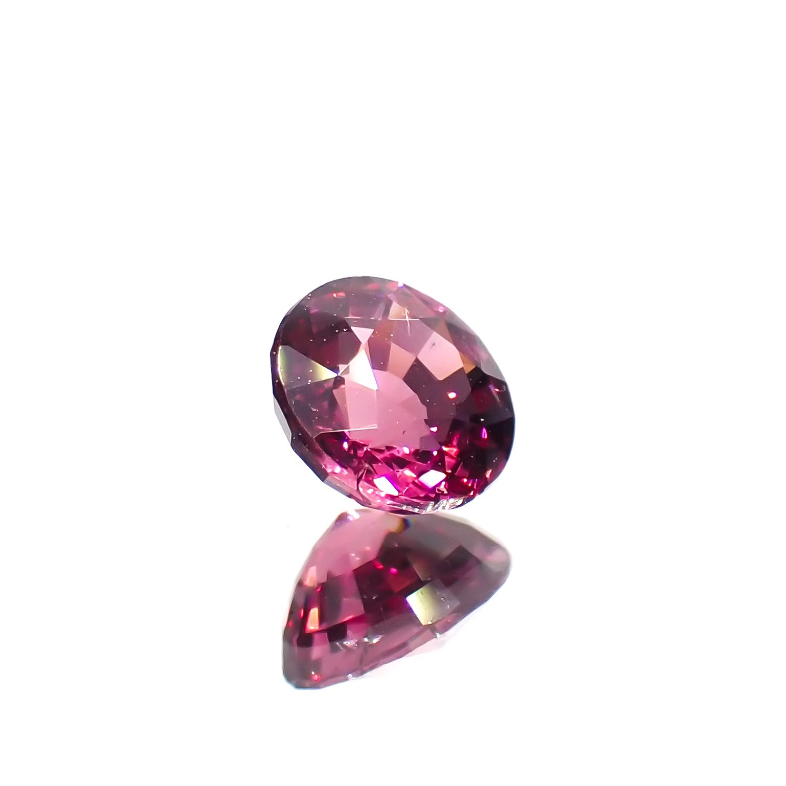 ロードライトガーネット(宝石名ロードライト・ガーネット)ブラジル産 0.65ct 識別済[230421591]5x5mm前後