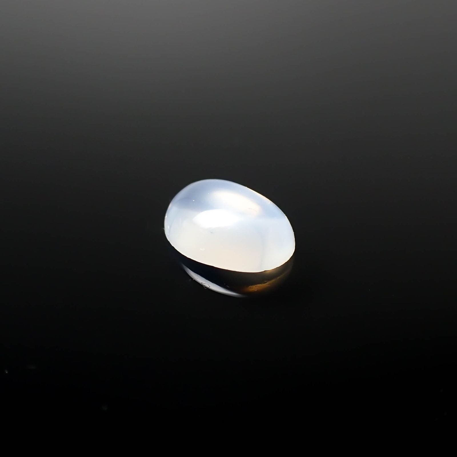 ムーンストーン(宝石名オーソクレース)インド/スリランカ産 1.11ct 識別済[240527724]8.2x6.2mm前後