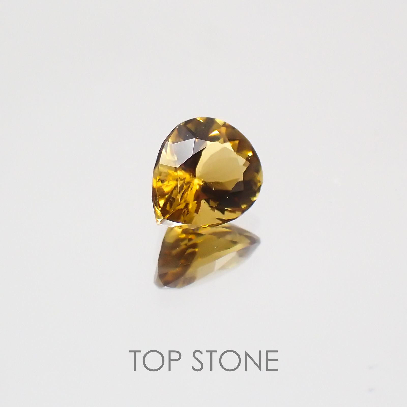 コンドロダイト パキスタン産 ルース 0.42ct ソーティング付き[21019593]5.4×4.4mm前後