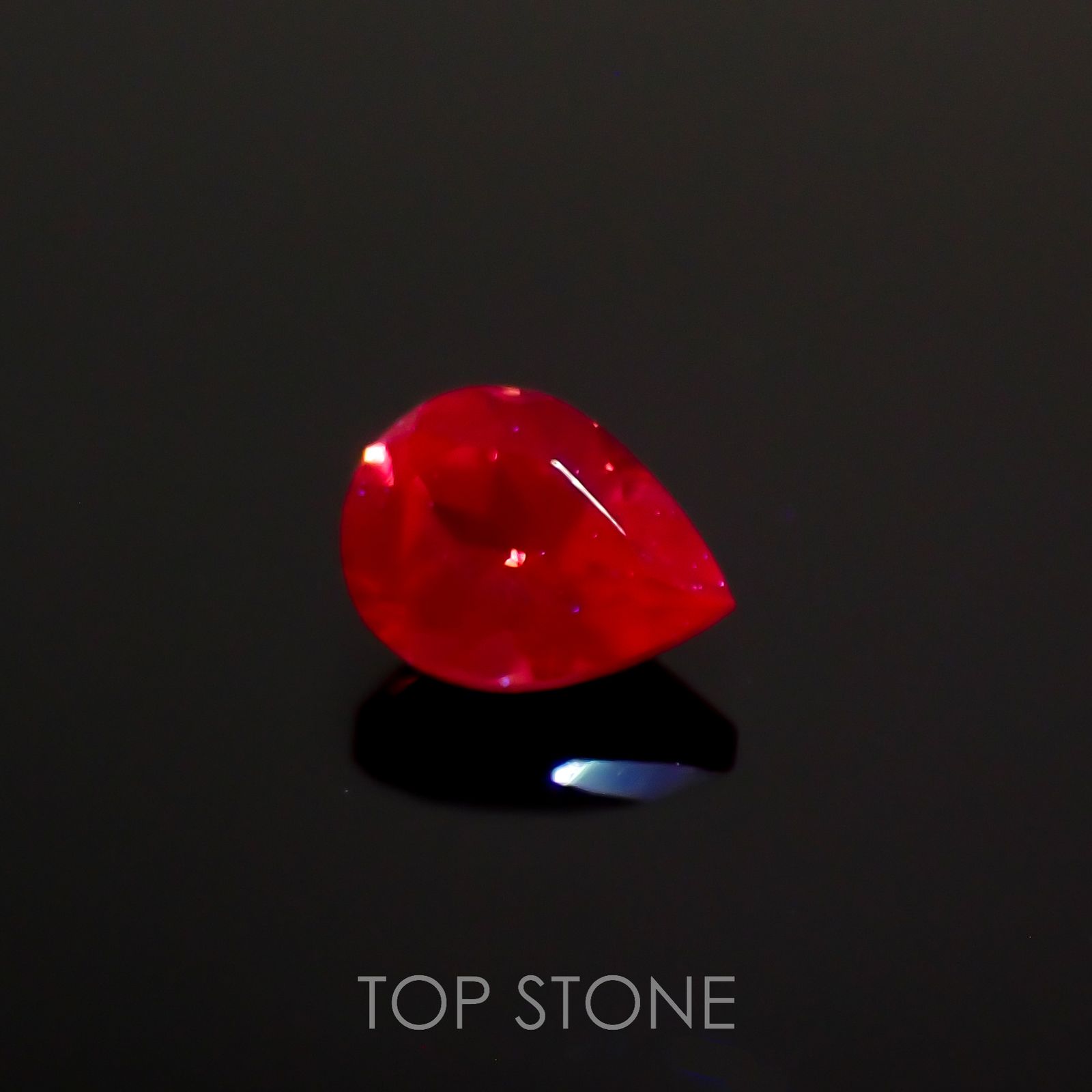 レッドスピネル タンザニア産 0.20ct[221018297]4x3mm前後