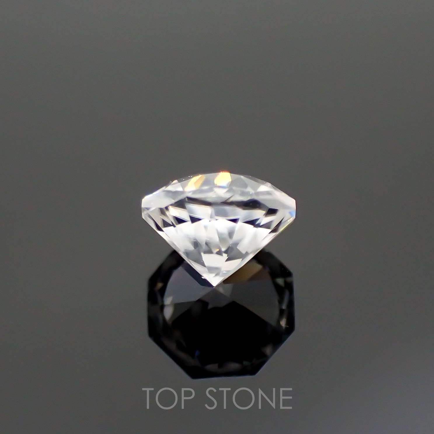 ◇オクタゴンカット◇カラーレスジルコン(宝石名ホワイト・ジルコン)スリランカ/カンボジア産 0.84ct 識別済[220114285]5x4.9mm前後