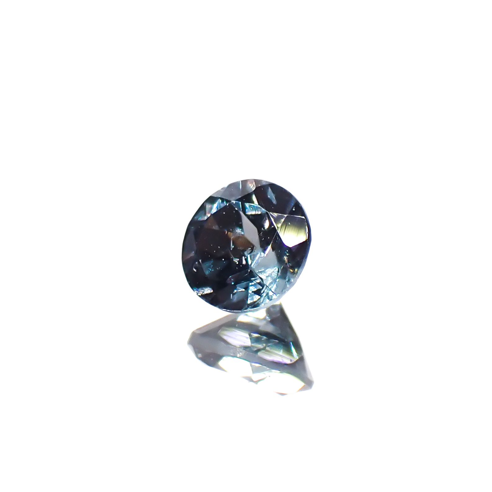 ベキリーブルーガーネット（カラーチェンジガーネット アレキタイプ） マダガスカル・ベキリー産 0.24ct[240628276]3.6x3.6mm前後