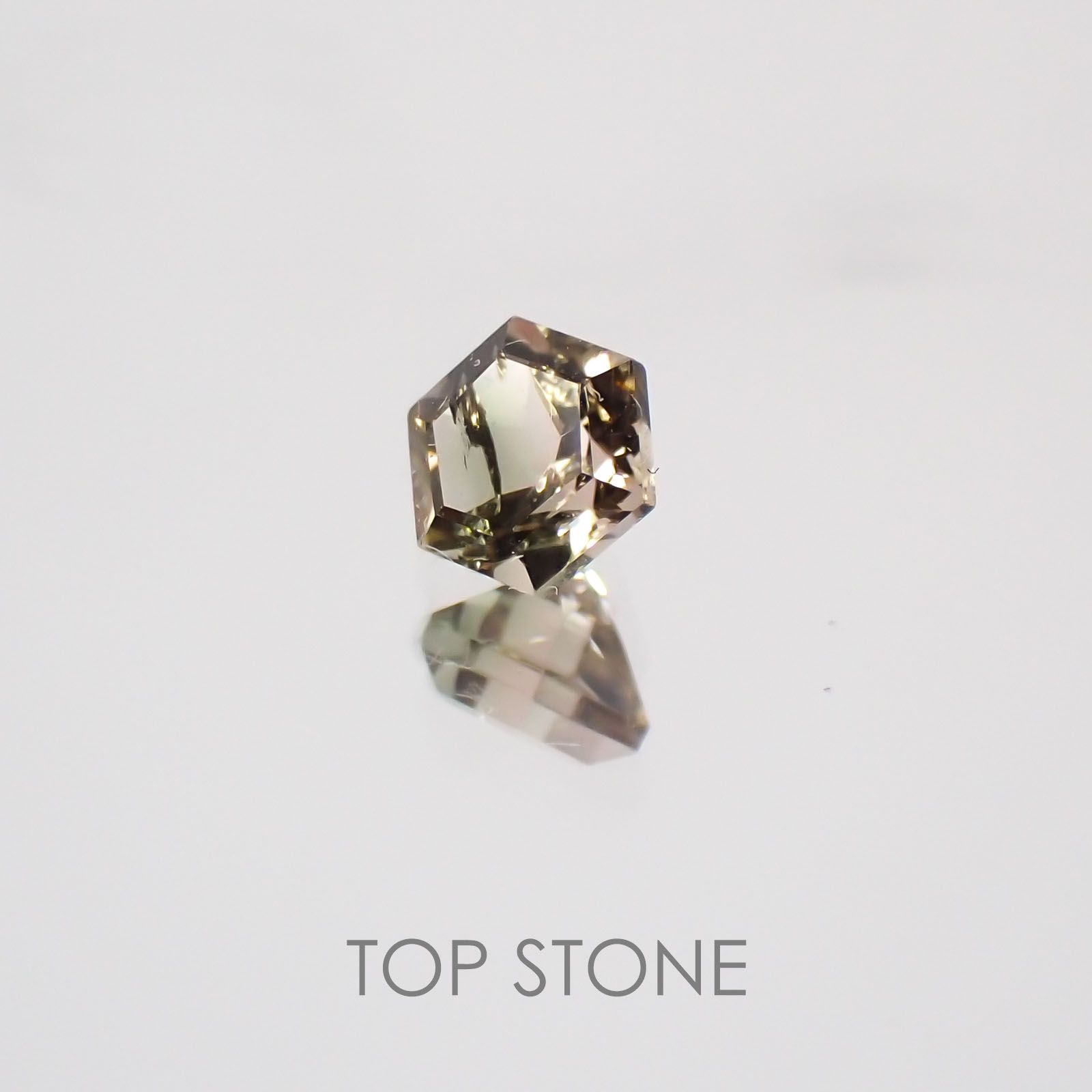 ◇ヘキサゴンカット◇バイカラートルマリンSA ブラジル・アフリカ産 ルース 0.16ct[21019149]3.1×3.1mm前後
