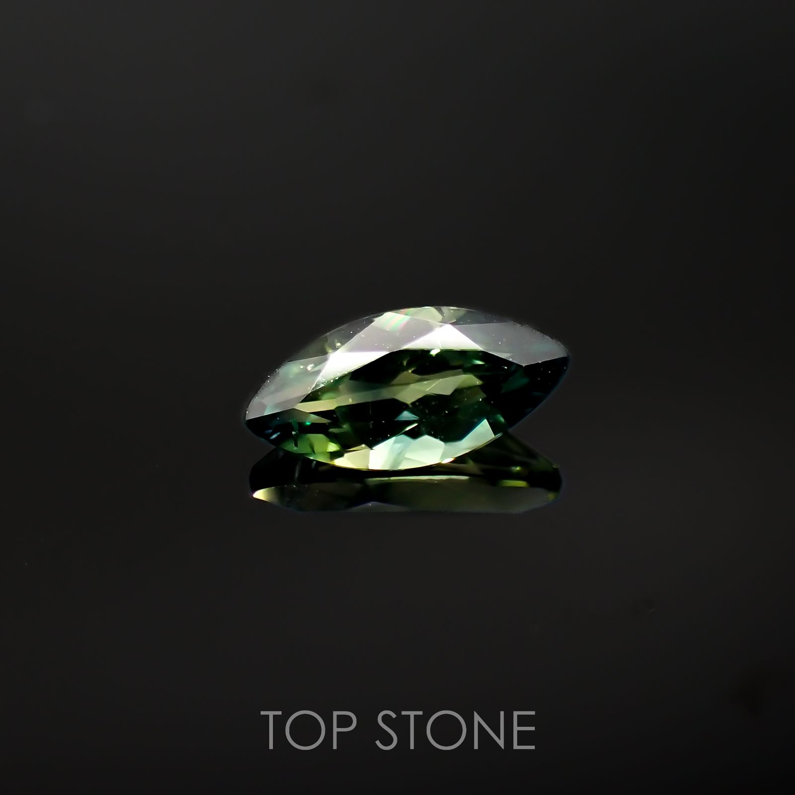 パーティカラーサファイア(宝石名パーティカラード・サファイア)ケニア産 0.64ct 識別済[220717131]8x3.8mm前後