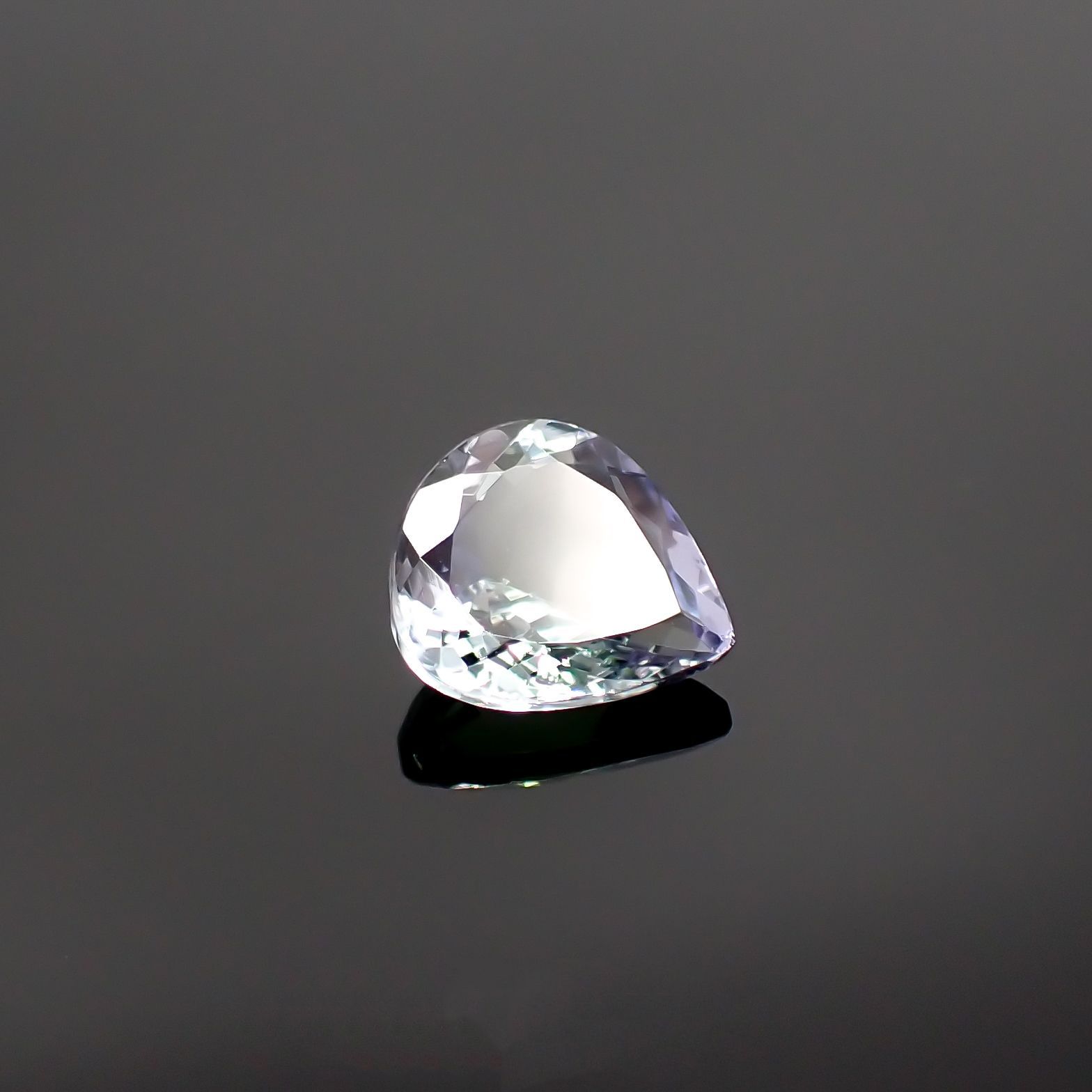 パーティカラータンザナイト(宝石名パーティカラード・ゾイサイト) タンザニア産 1.342ct ソ付(彩珠)[210711816]7.8×7.1mm前後