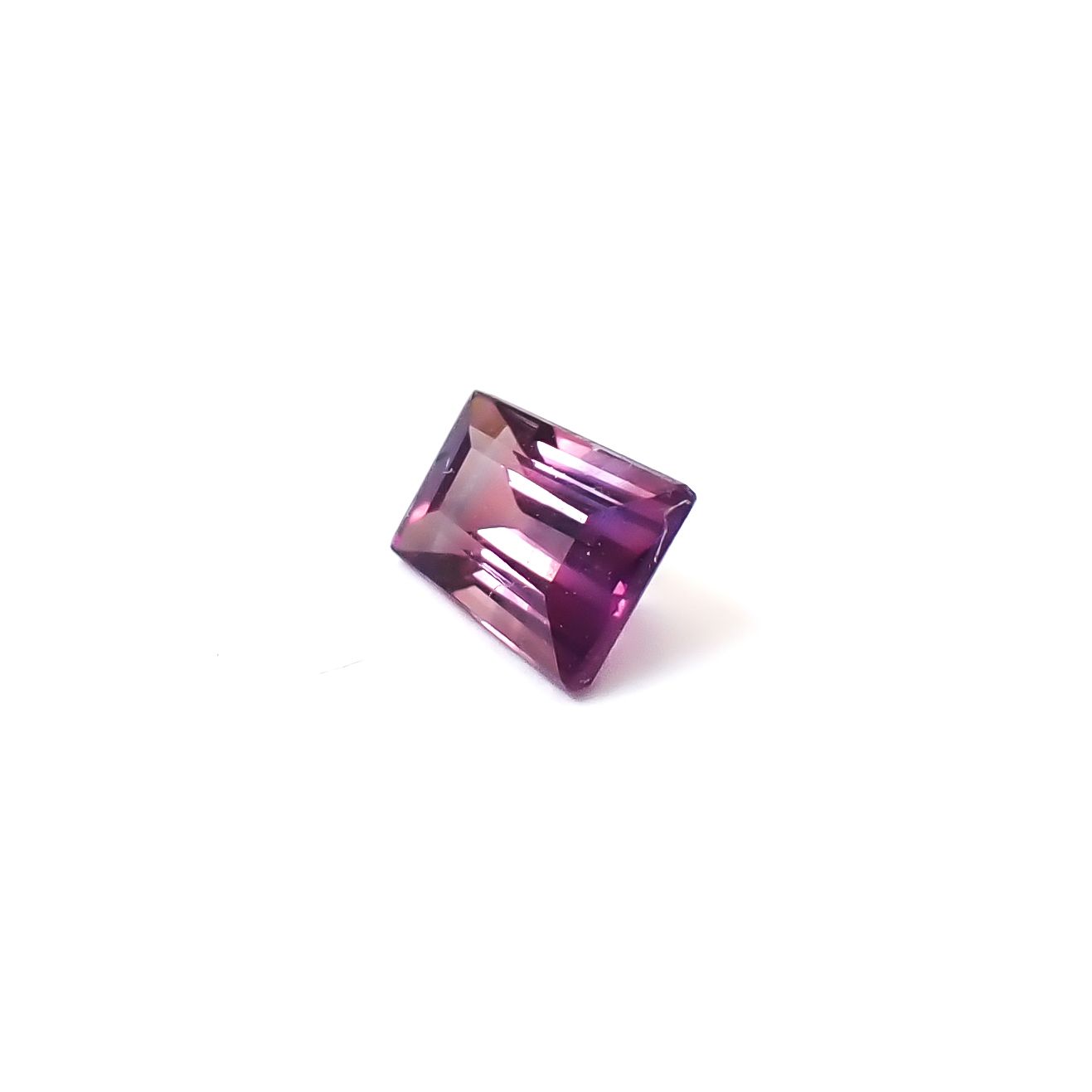 ウィンザーサファイア タンザニア・ウィンザー産 0.14ct / 3.3x2.6mm前後 [260532138]