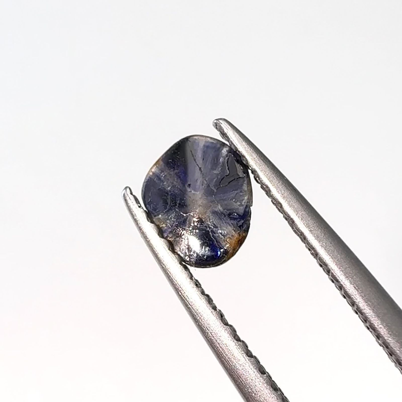 トラピッチェサファイア 原石スライス磨き ビルマ産 0.79ct / 6.1x5mm