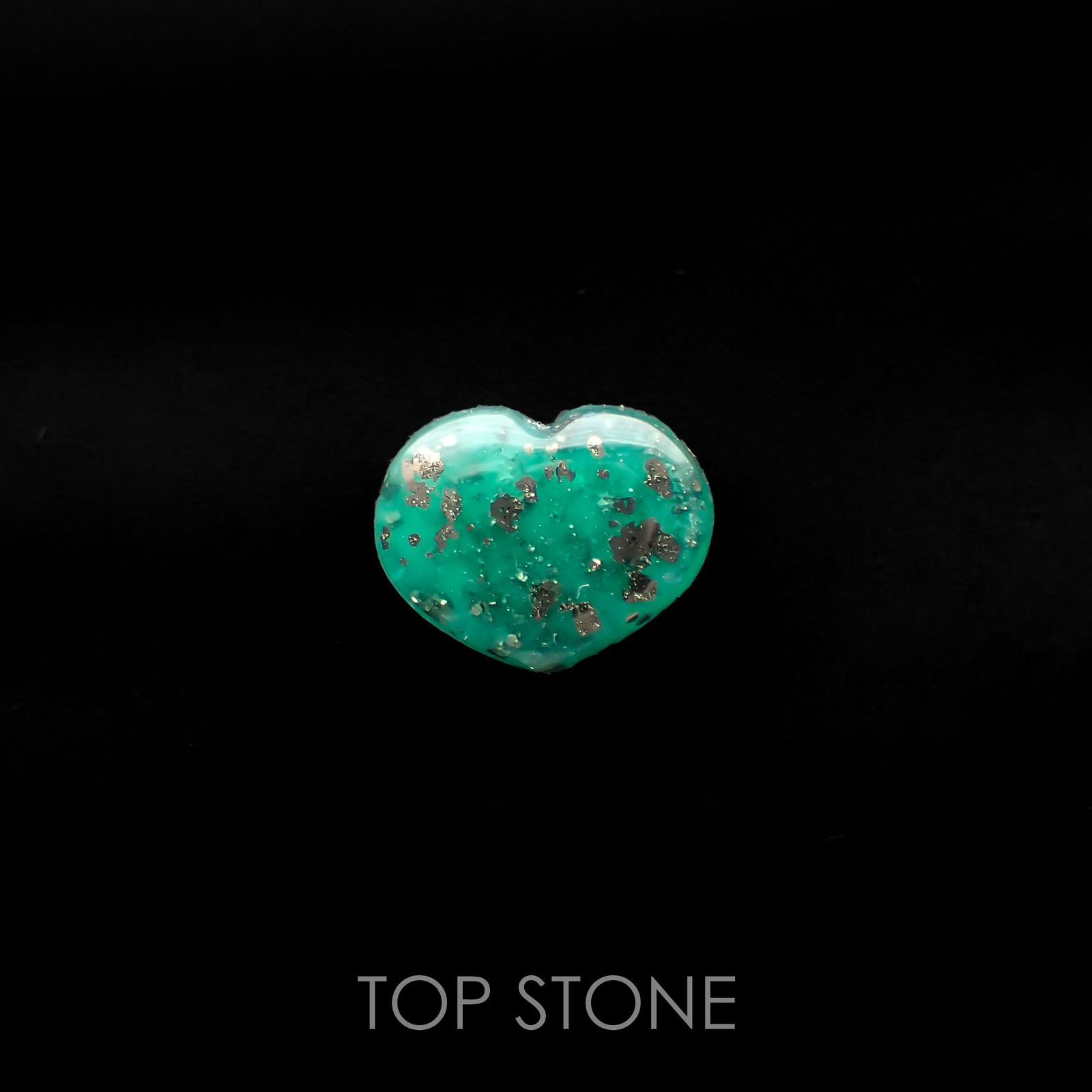 パイライトインエメラルド コロンビア・チボール鉱山産 1.136ct 彩珠鑑付[210611499]6.9×8.5mm前後