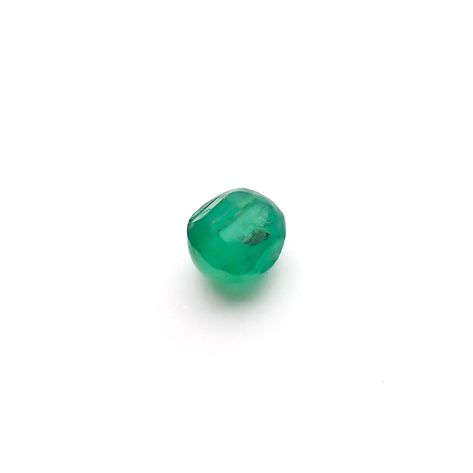 エメラルドキャッツアイ(宝石名エメラルド・キャッツアイ) コロンビア産 0.985ct ソ付(彩珠)[210711664]5.5×5mm前後