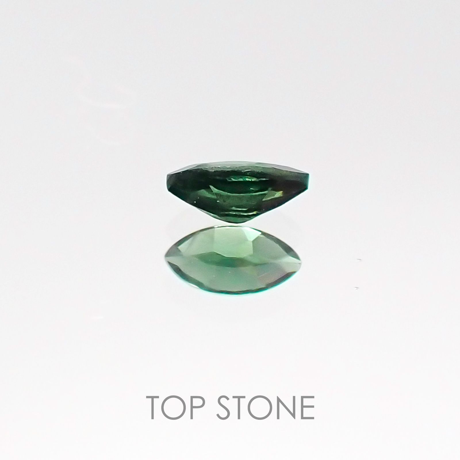 カラーチェンジガーネット(アレキタイプ) マダガスカル・ベキリー産 ルース 0.124ct[20106594]4.2×2.2mm前後