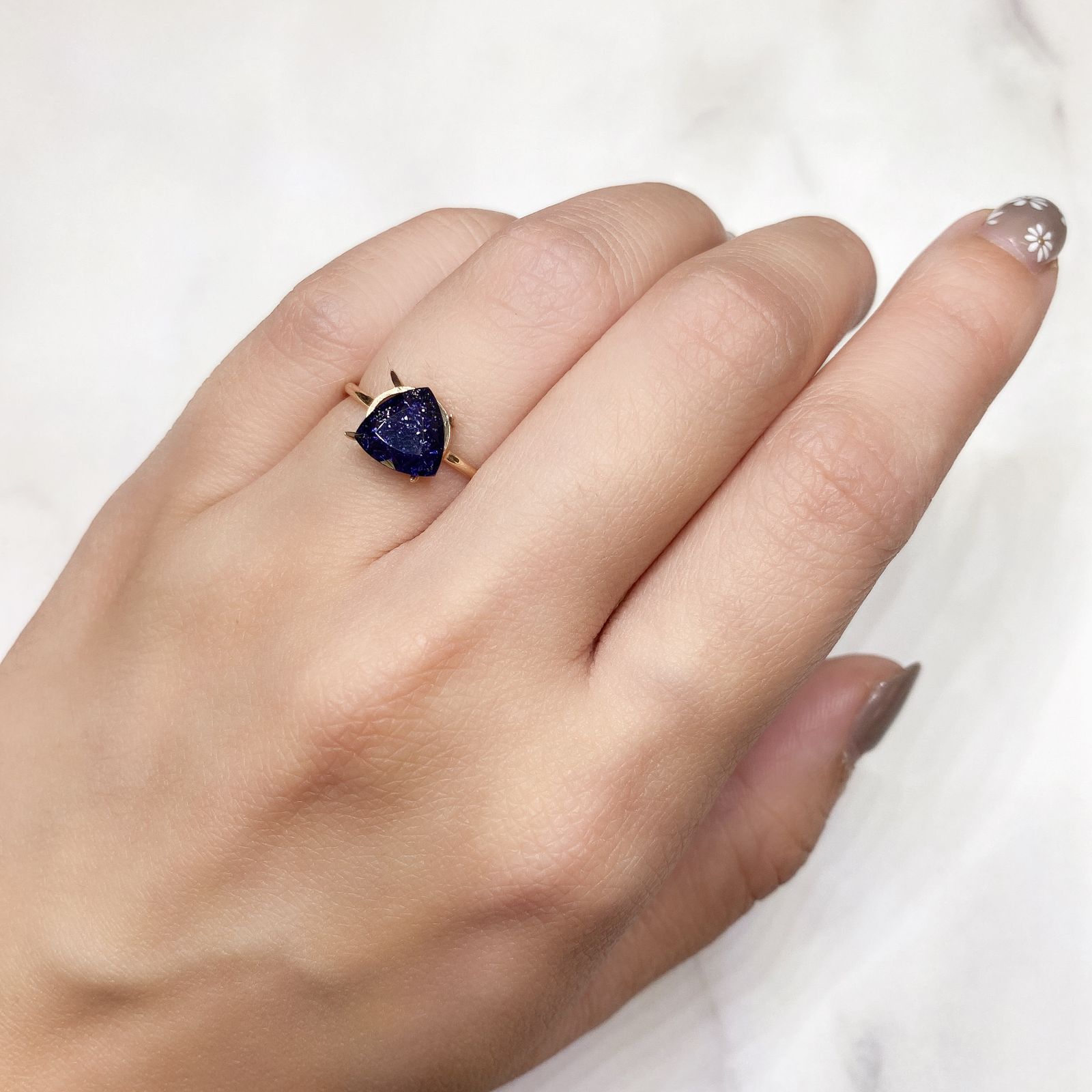 ◇甲州貴石切子Plus Three◇アイオライトサンストーン カード付き ブラジル/インド産 ルース 1.151ct[210913350]8×8.1mm前後