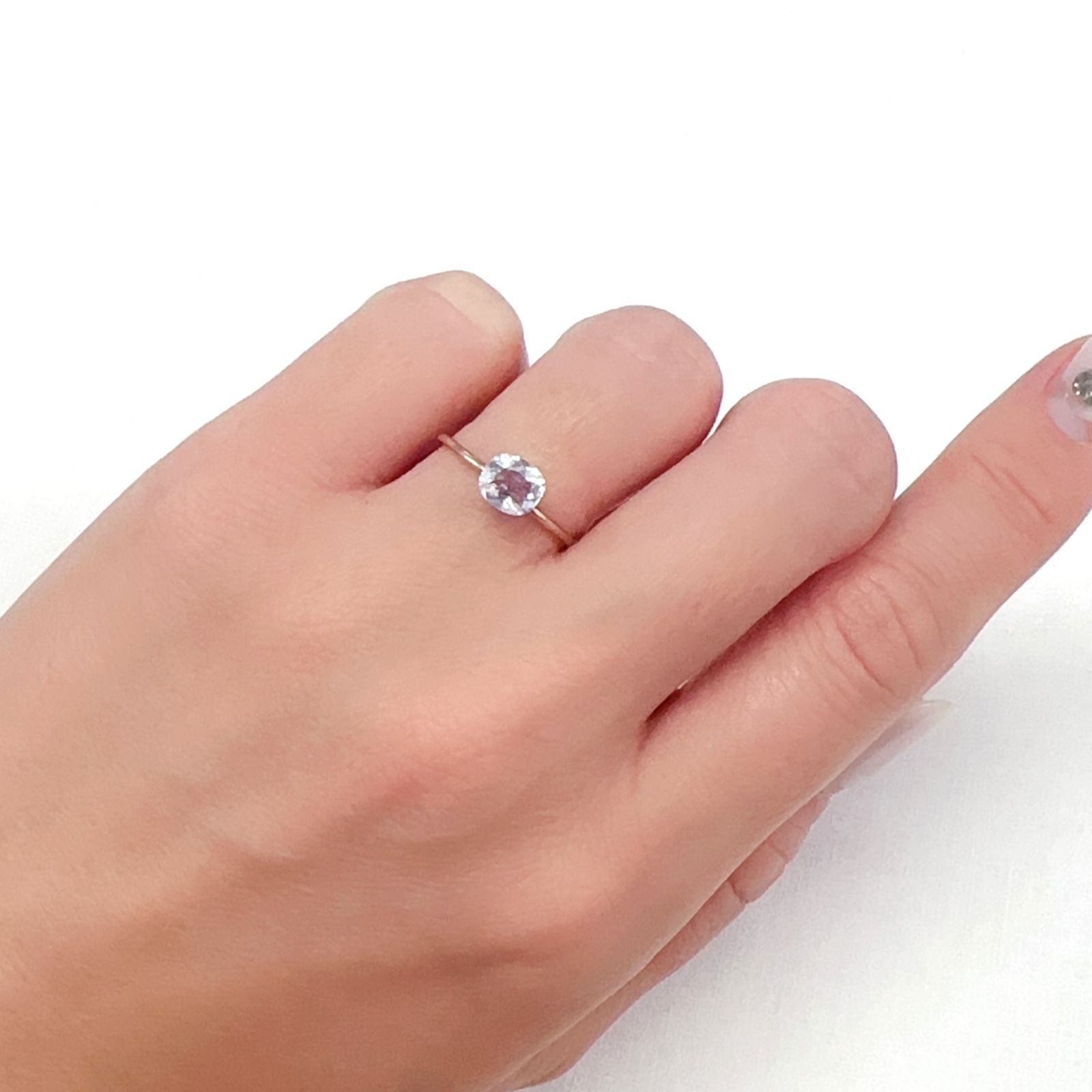 レインボームーンストーン ザンビア産 0.53ct[231224797]5.9x5.2mm前後
