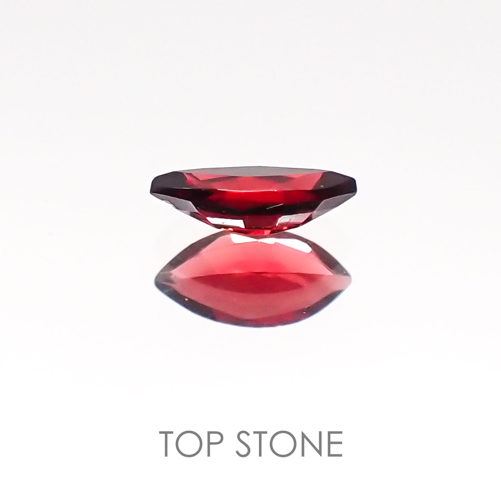 レッドスピネル(宝石名レッド・スピネル) タンザニア産 0.13ct 識別済[20117690]4.8×2.4mm前後