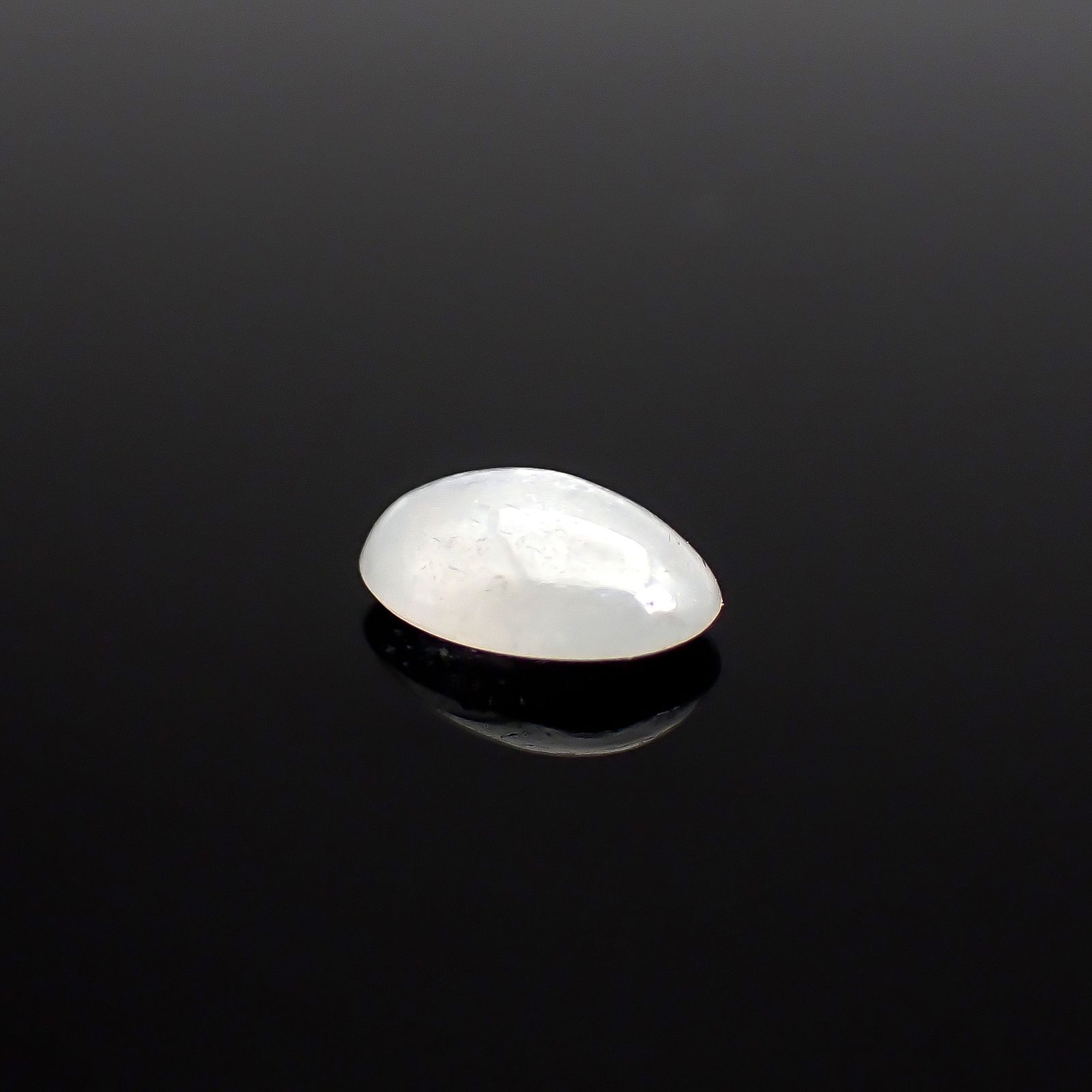 ジルコンキャッツアイ ビルマ産 1.04ct / 7x5.2mm前後 [260832877]