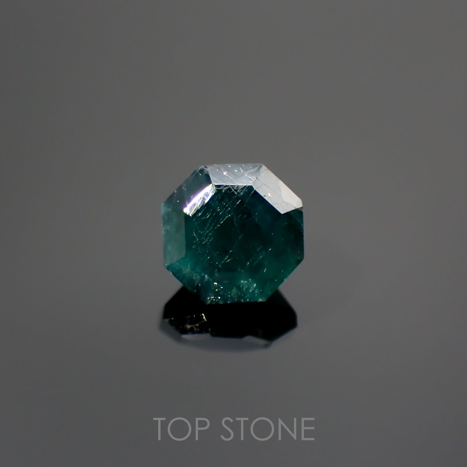 ◇オクタゴンカット◇グランディディエライト(宝石名グランディディエライト) マダガスカル産 0.58ct 識別済[210813068]4.9×4.9mm前後
