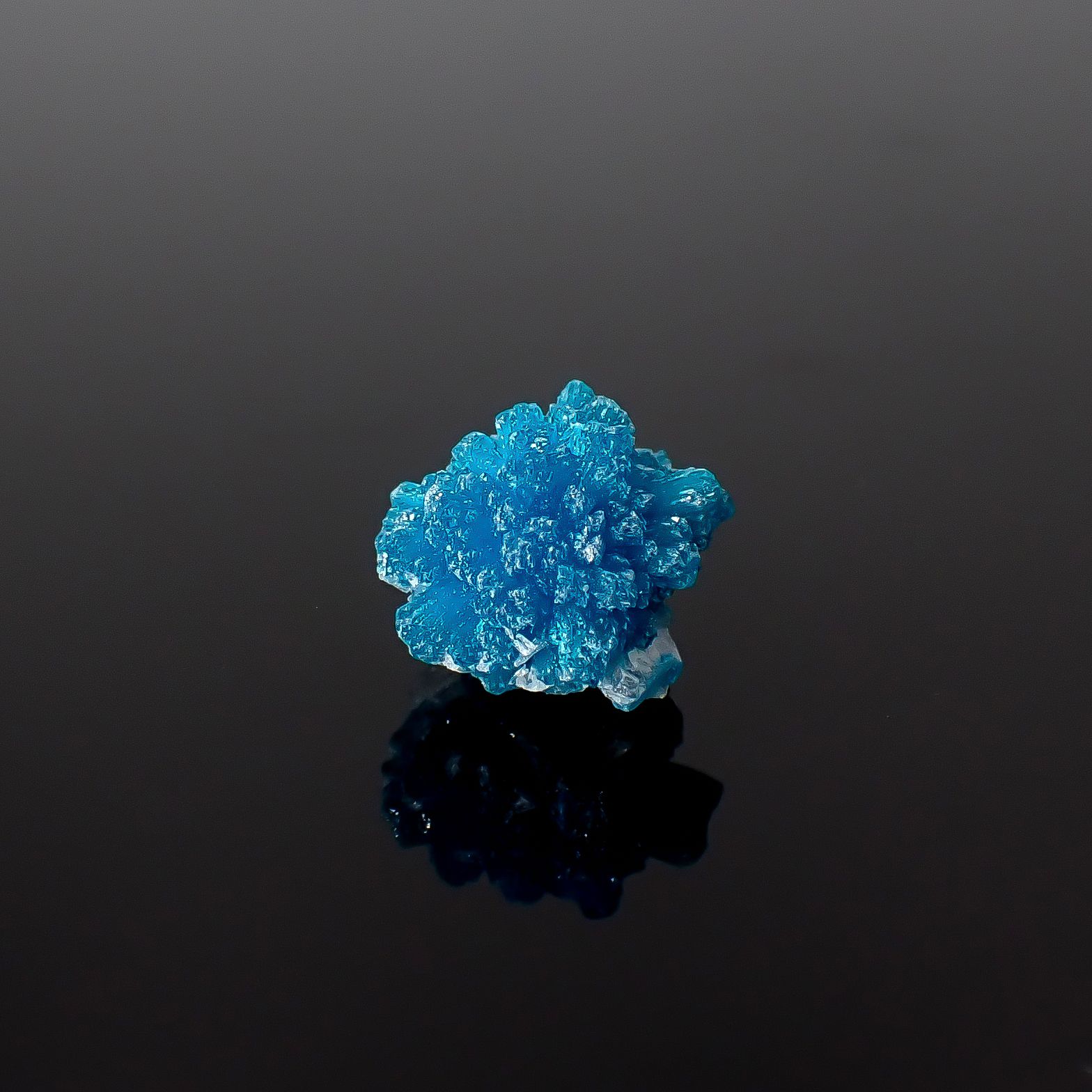 カバンサイト原石 インド産 2.58ct / 10.1x9.7mm前後 [260431954]