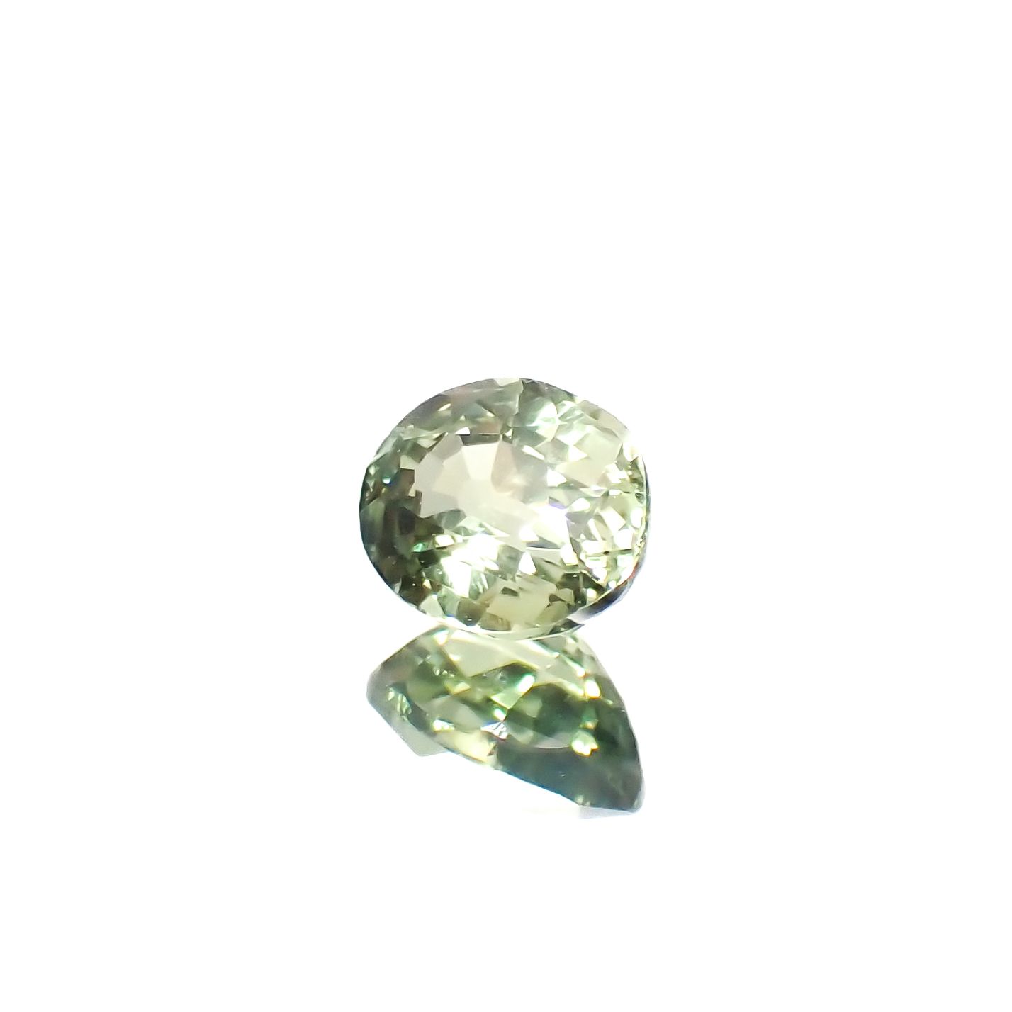 バナジウムクリソベリル(宝石名クリソベリル)マダガスカル産 0.486ct ソ付(日独)[240527635]5x4.06mm前後