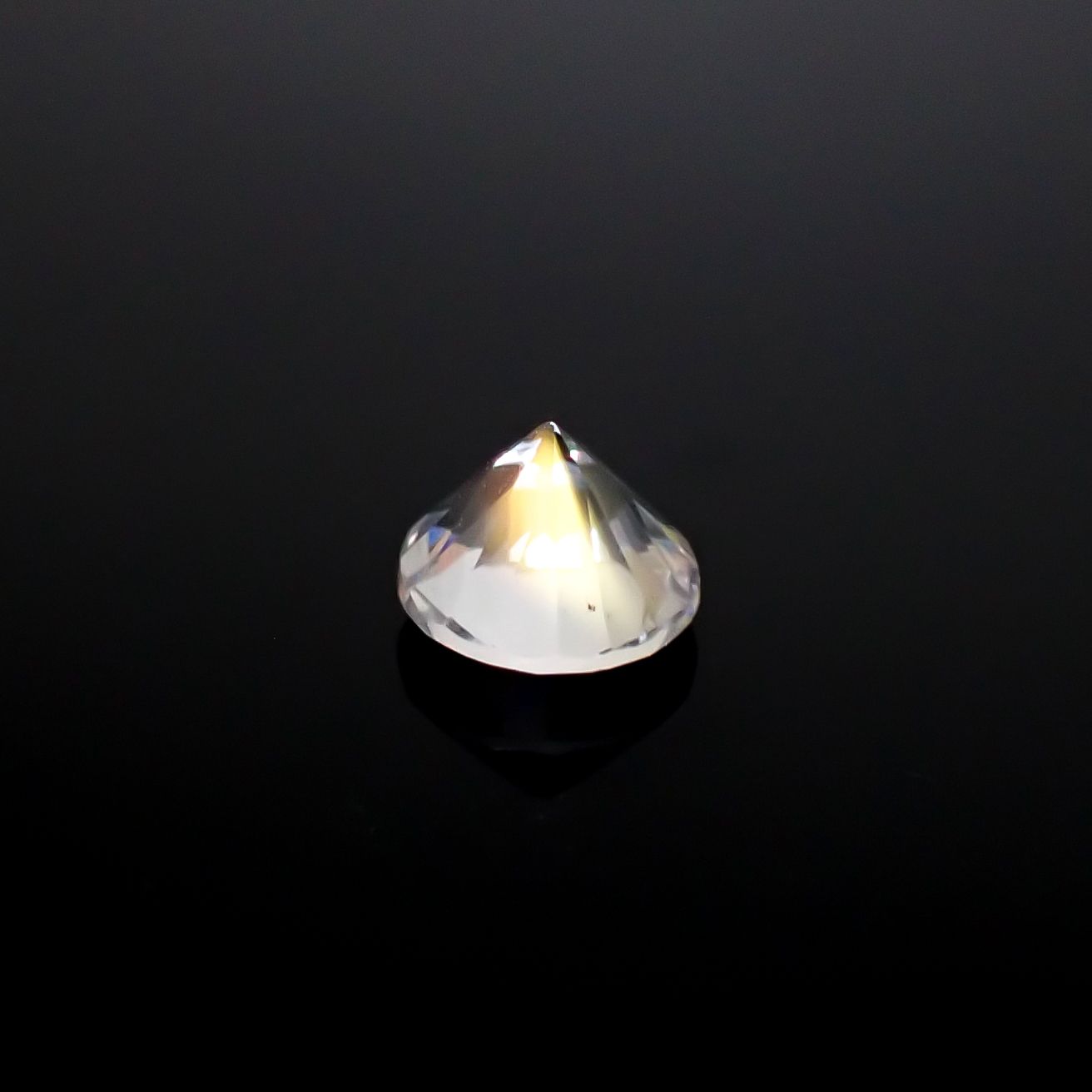 レインボームーンストーン(宝石名ラブラドライト)マダガスカル産 0.33ct 識別済[250129794]4.5x4.5mm前後