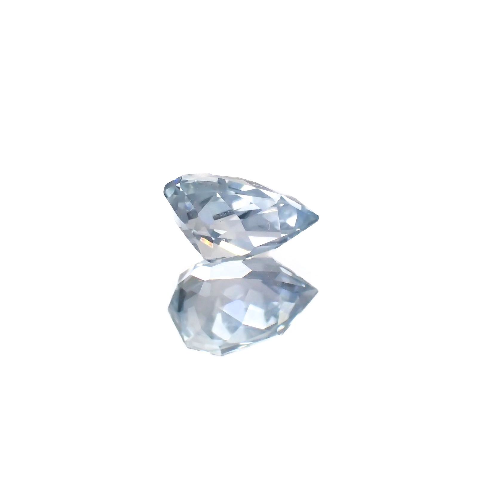 ◇カスタムカット◇アイスブルーサファイア(宝石名サファイア)スリランカ/マダガスカル産 識別済 0.91ct / 7x4.8mm前後 [220918077]