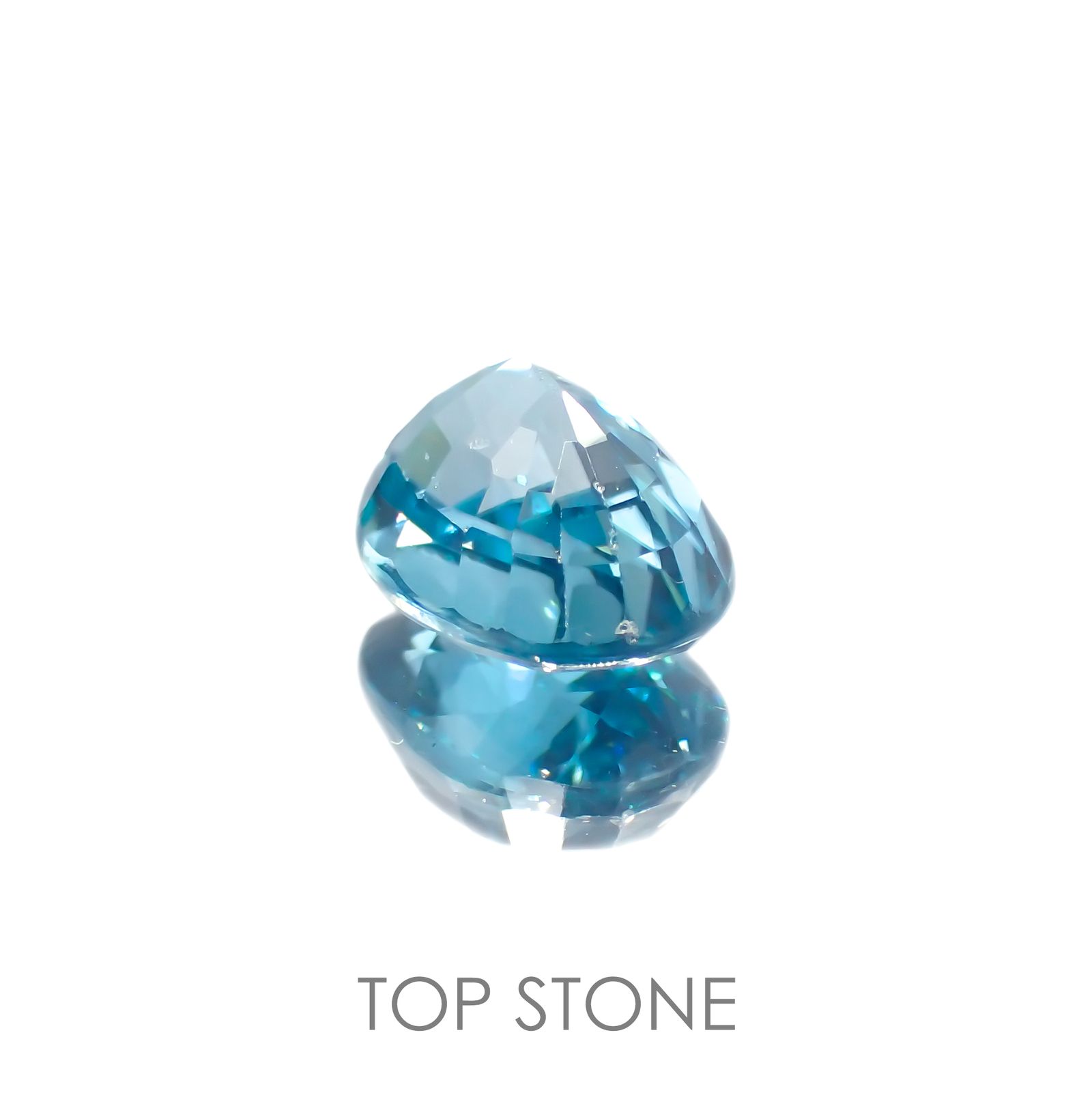 ブルージルコン(宝石名ジルコン) カンボジア産 2.55ct 識別済[21017932]8.1×6.1mm前後
