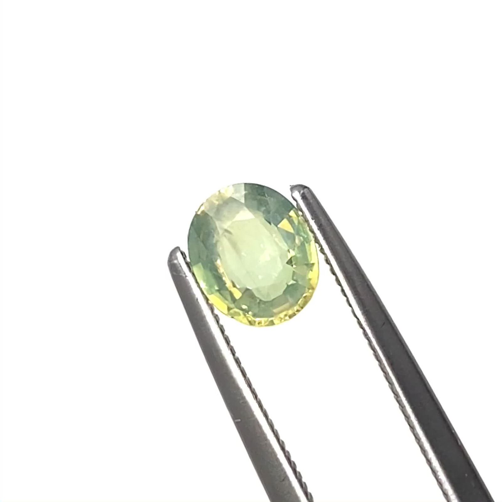 シルキーアレキサンドライト タンザニア産 0.74ct / 6.2x5.1mm前後