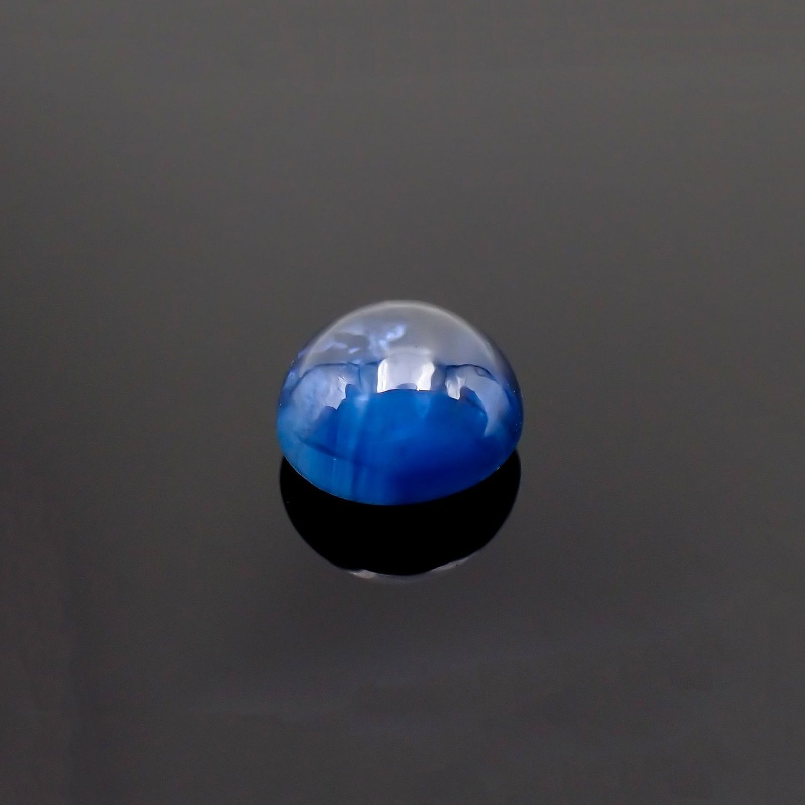 サファイア(宝石名ブルー・サファイア)スリランカ/マダガスカル産 識別済 1.59ct / 6.4x6.4mm前後 [220918149]