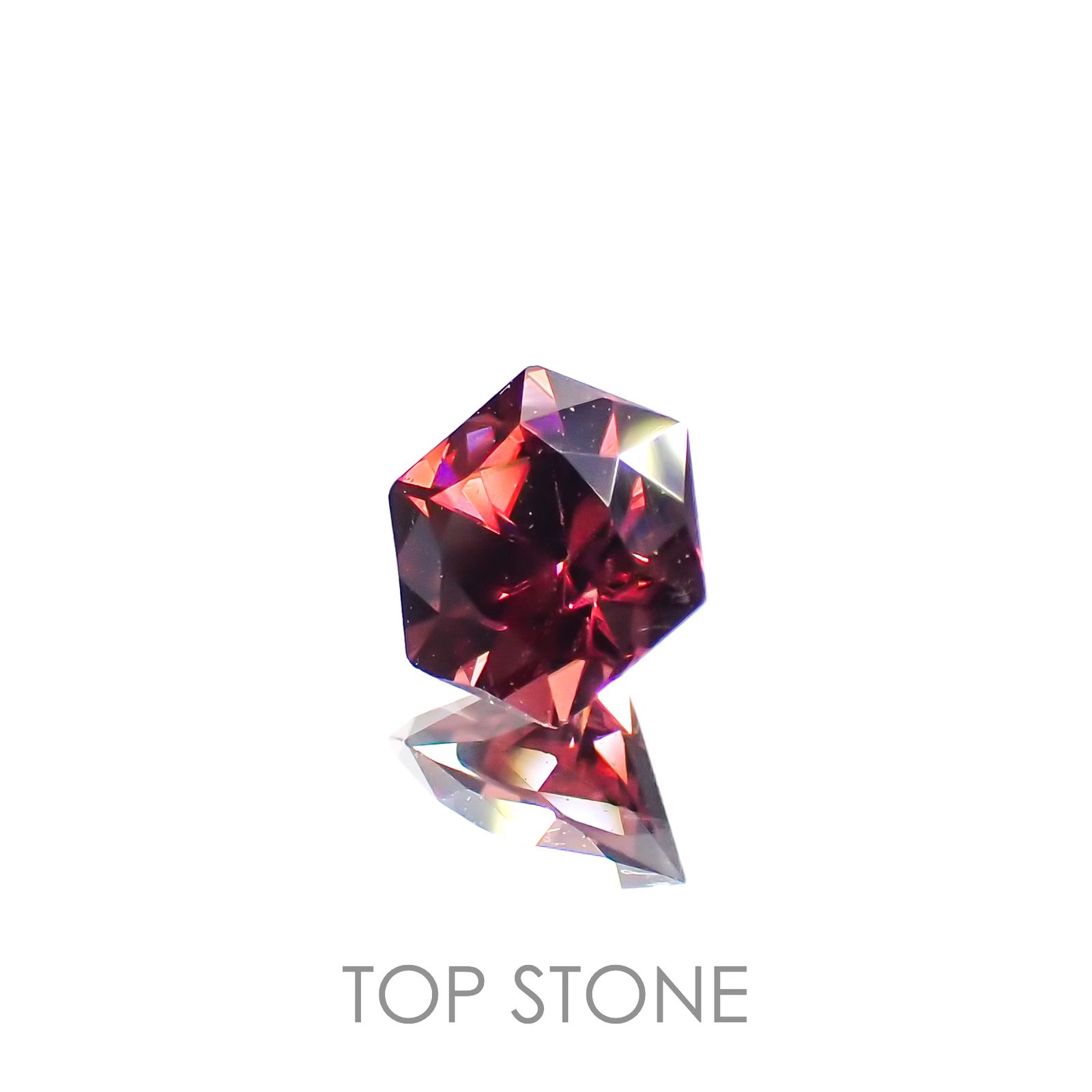 ◇ヘキサゴンカット◇レッドジルコン(宝石名ジルコン)スリランカ/カンボジア産 0.74ct 識別済[221219495]4.9x4.8mm前後