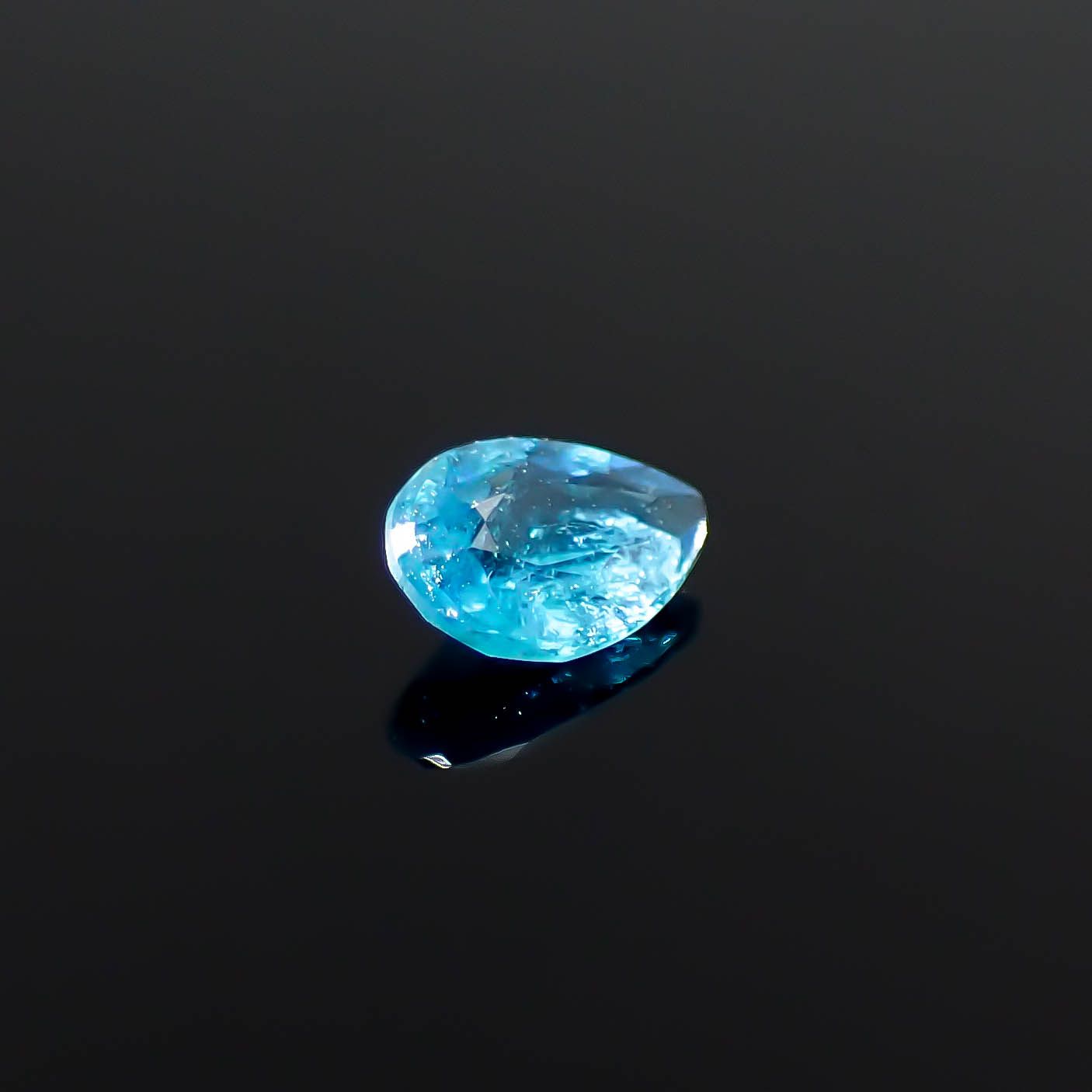 パライバトルマリン(宝石名トルマリン/別名パライバ・トルマリン)ブラジル・パライバ州バターリャ鉱山産 0.118ct ソ付(GGS)[250931069]4.1x2.8mm前後