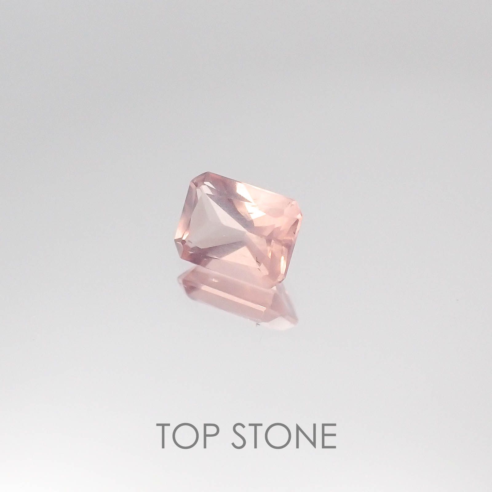 ディープローズクォーツ モザンビーク産 ルース 0.51ct[20084621]5.7×4.2mm前後